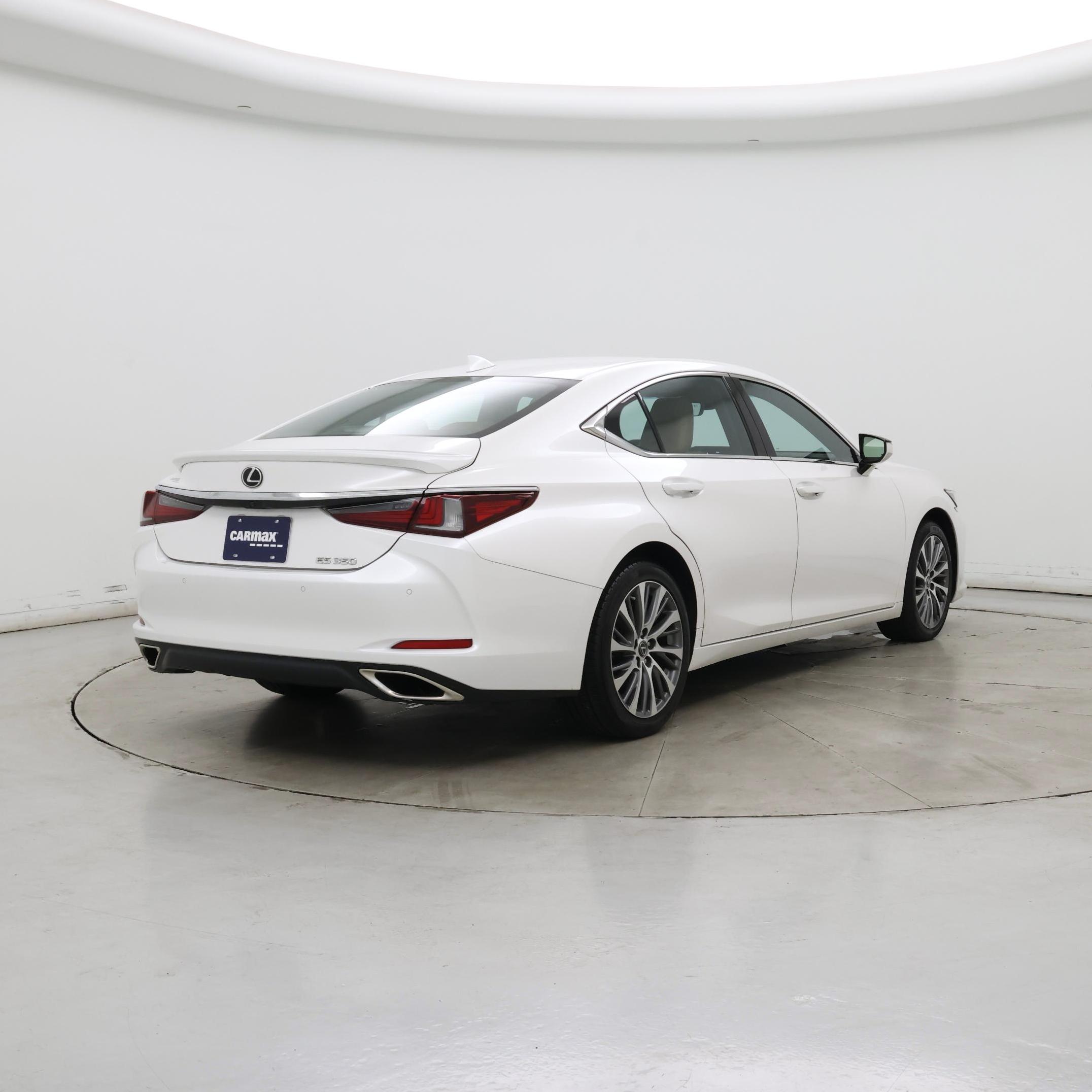 Thumbnail: 2021 Lexus ES - 8