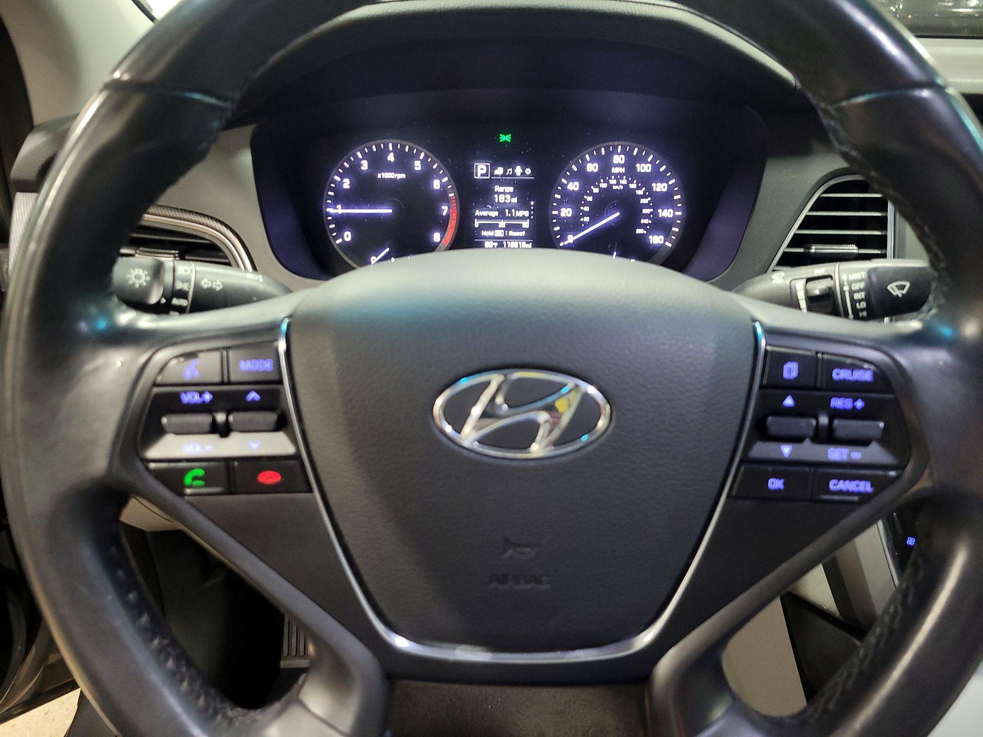Thumbnail: 2016 Hyundai Sonata - 10