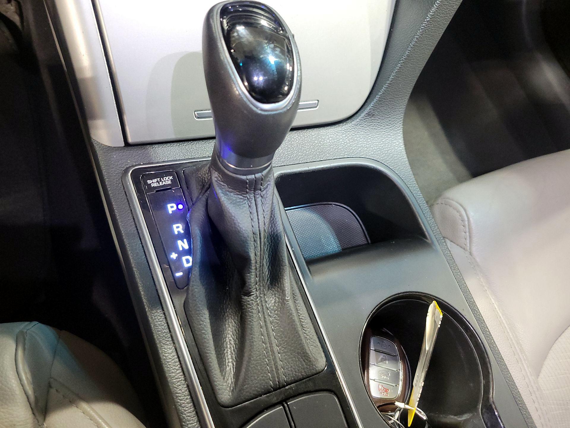 Thumbnail: 2016 Hyundai Sonata - 16