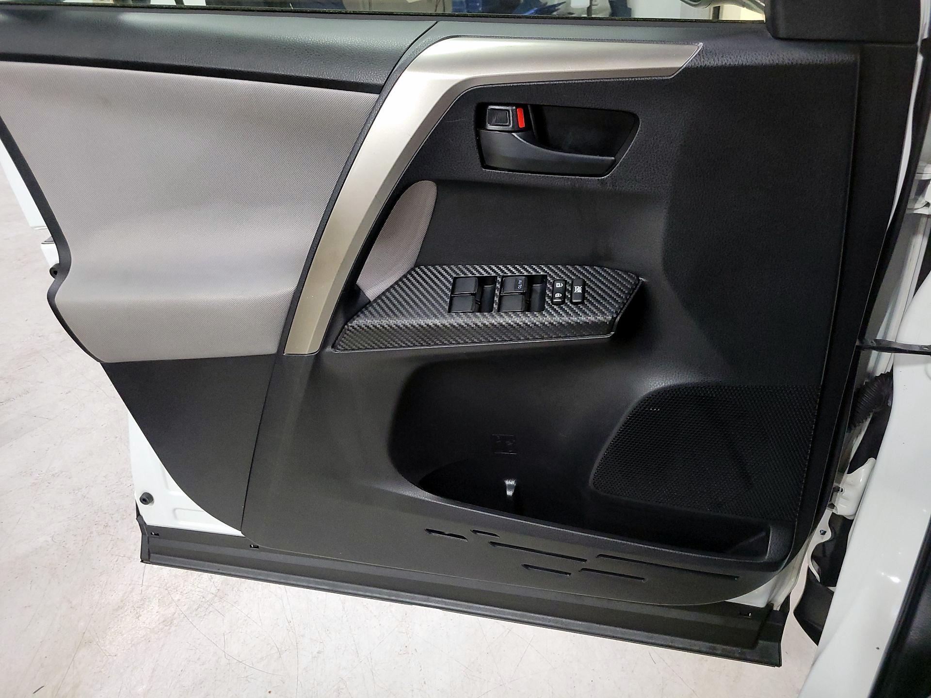 Thumbnail: 2014 Toyota RAV4 - 12