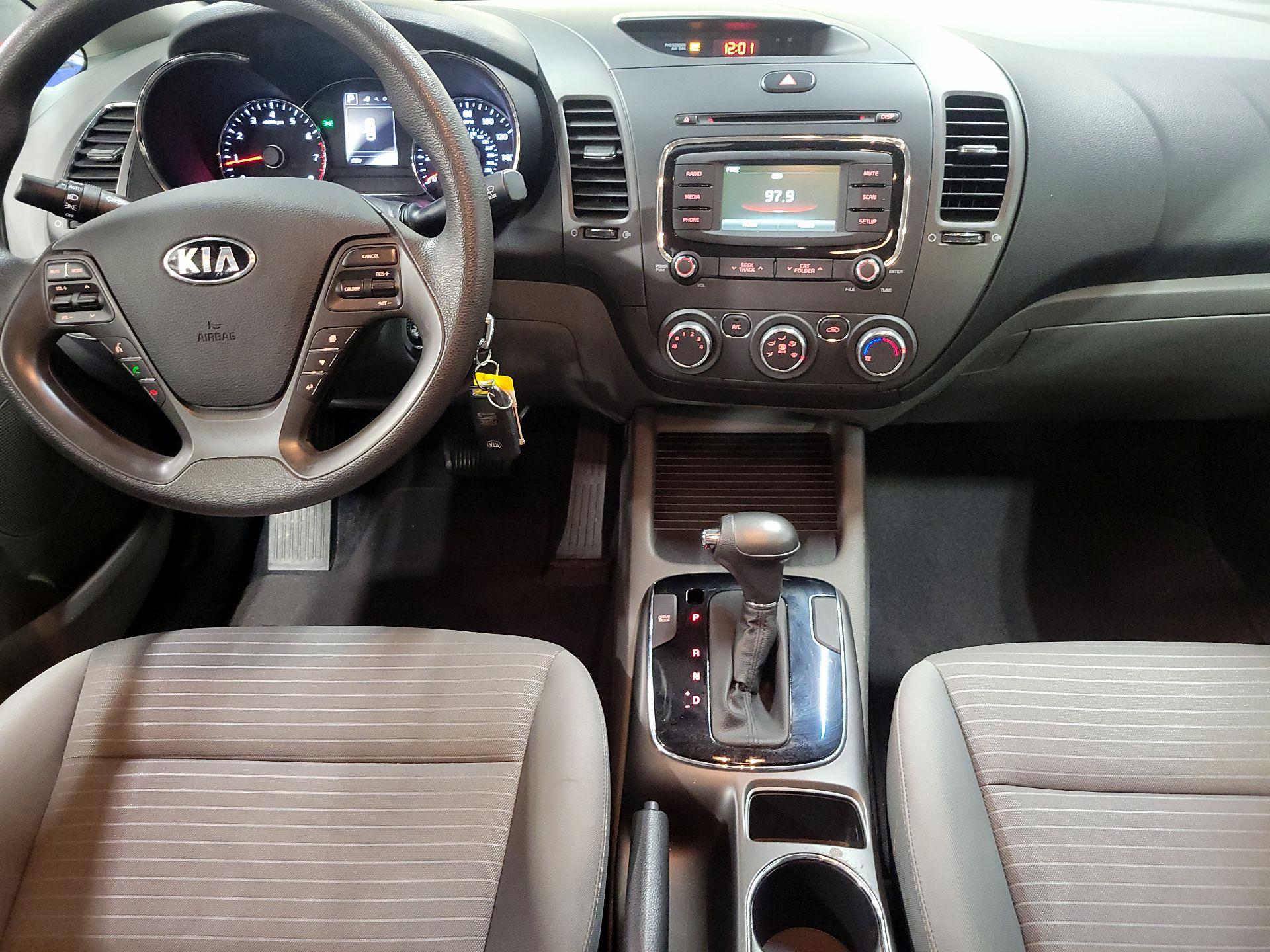Thumbnail: 2017 Kia Forte - 9