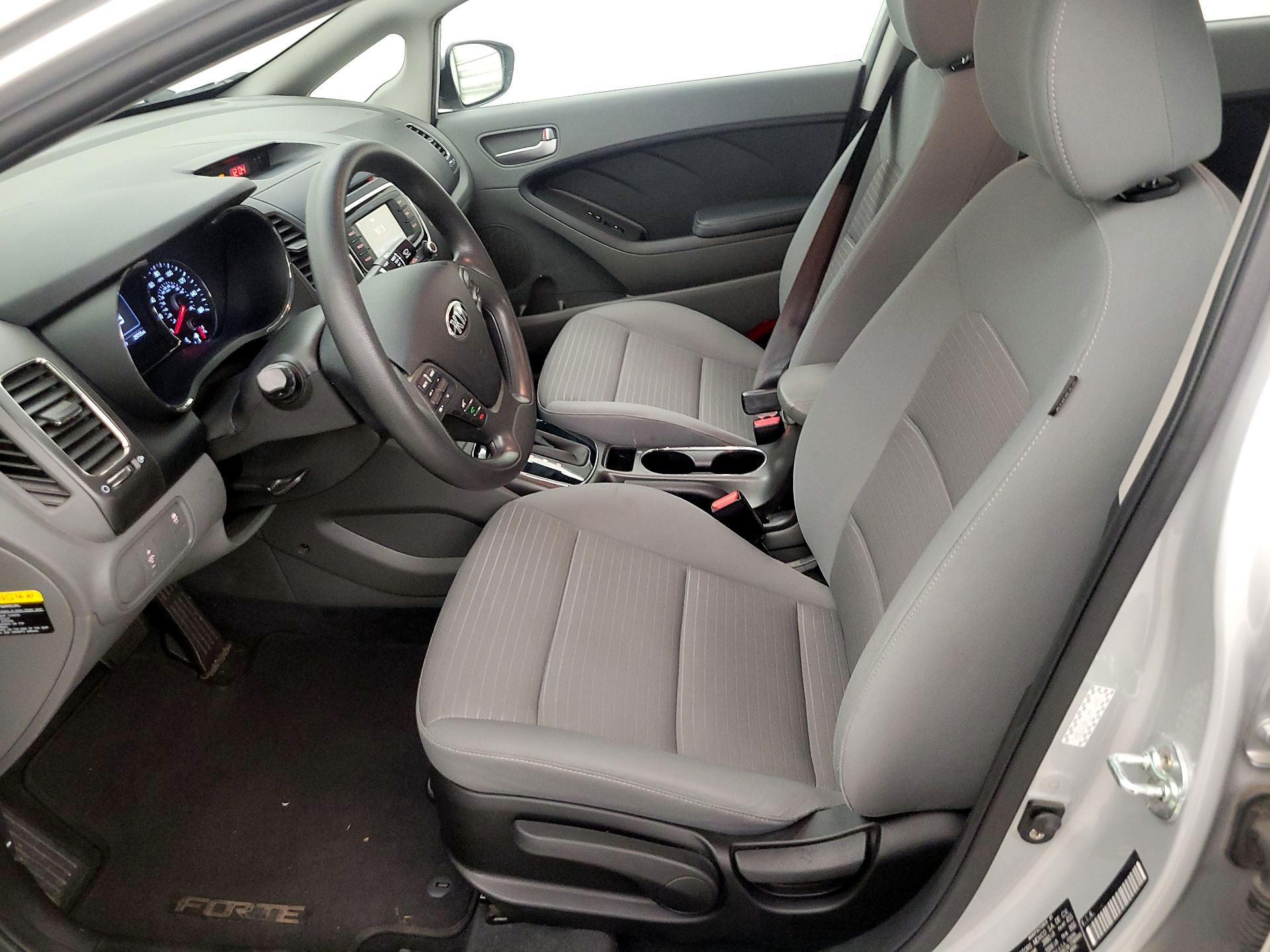 Thumbnail: 2017 Kia Forte - 11