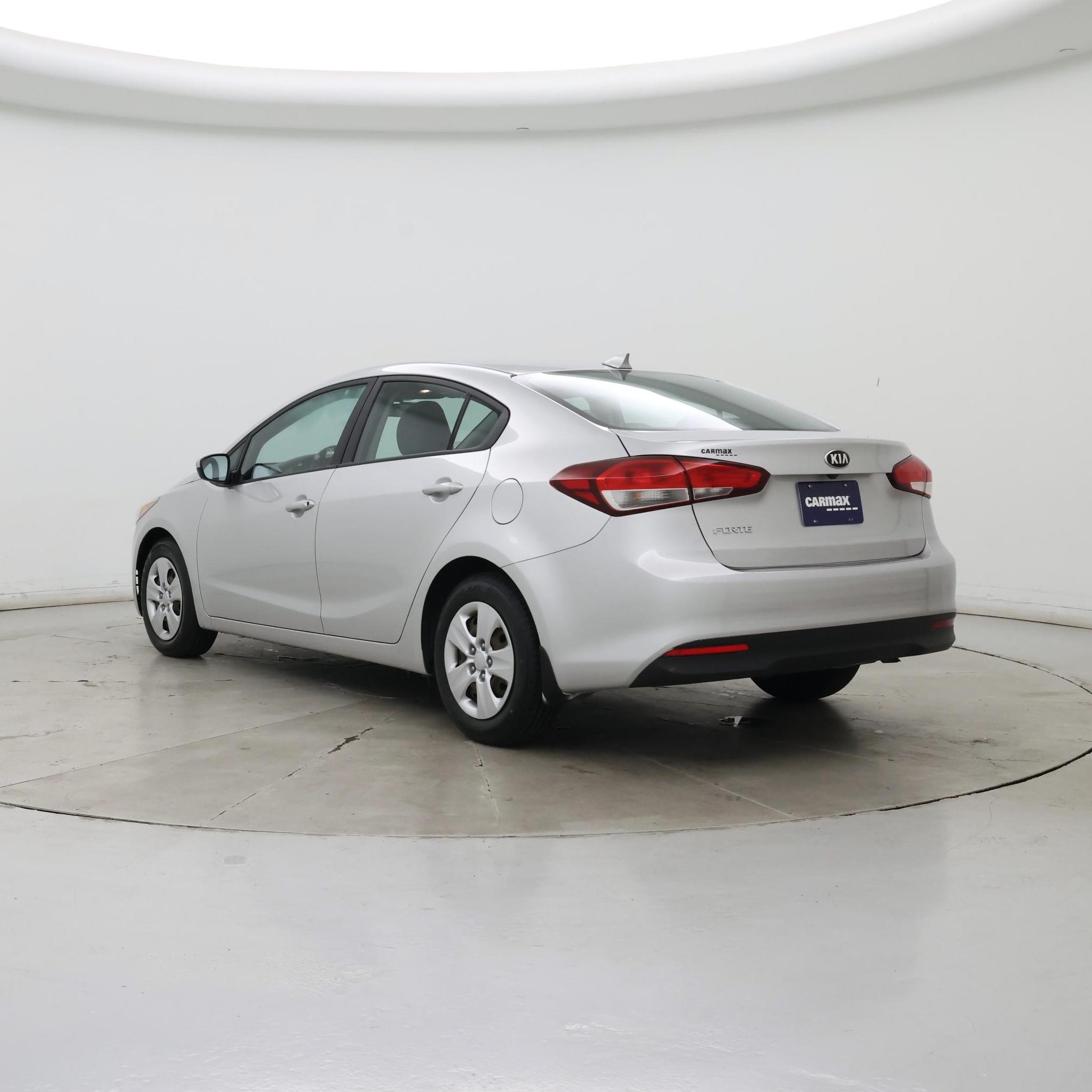 Thumbnail: 2017 Kia Forte - 2