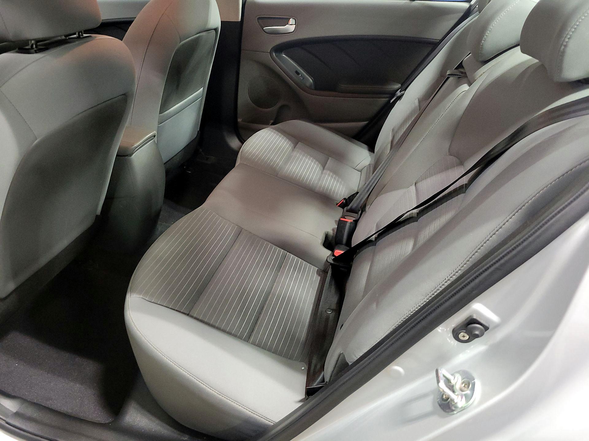 Thumbnail: 2017 Kia Forte - 19
