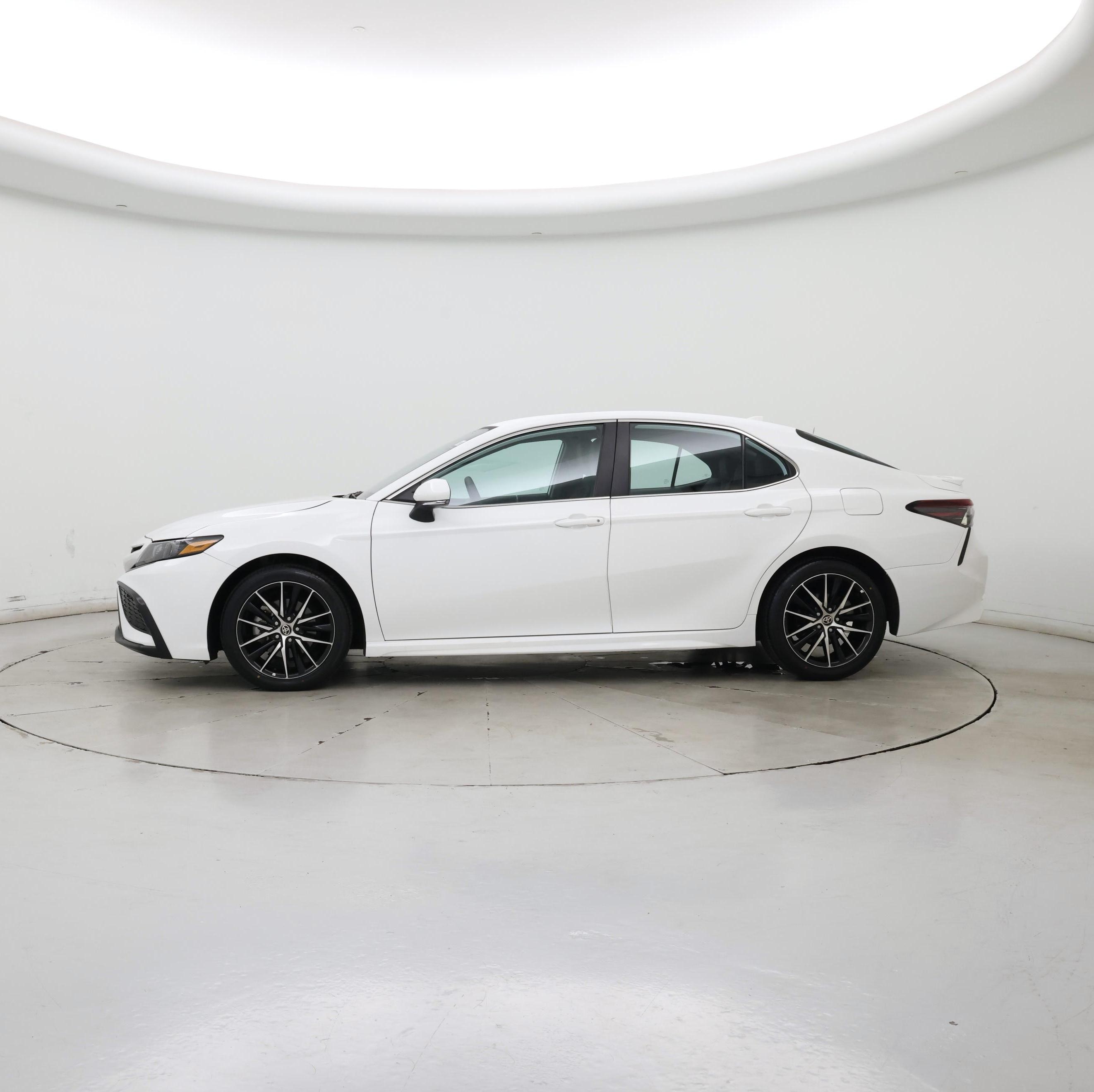 Thumbnail: 2024 Toyota Camry - 3