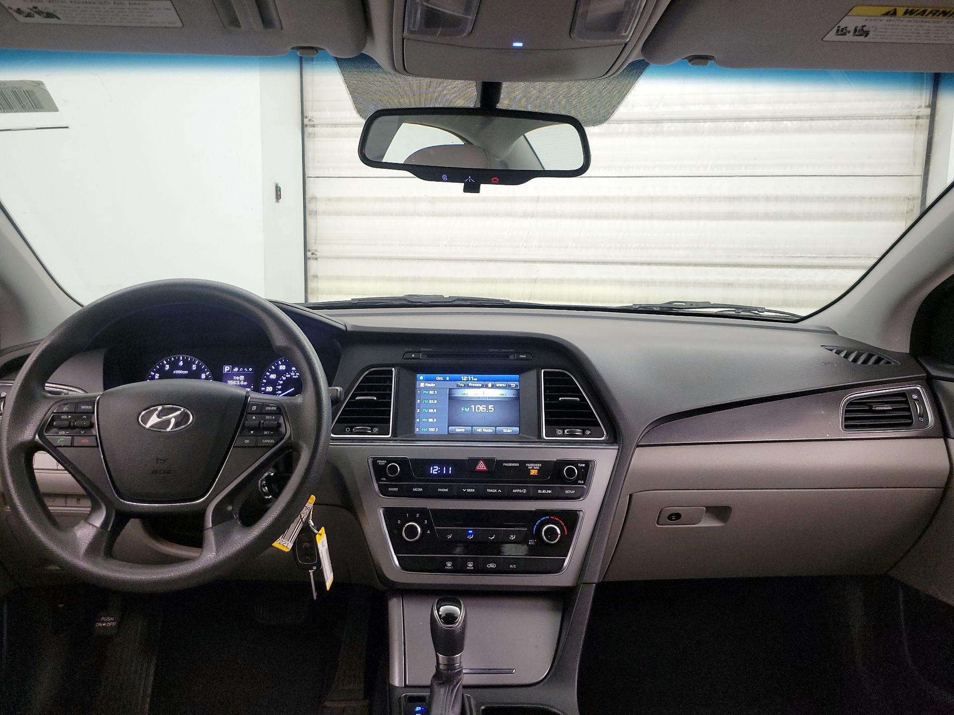 Thumbnail: 2016 Hyundai Sonata - 9