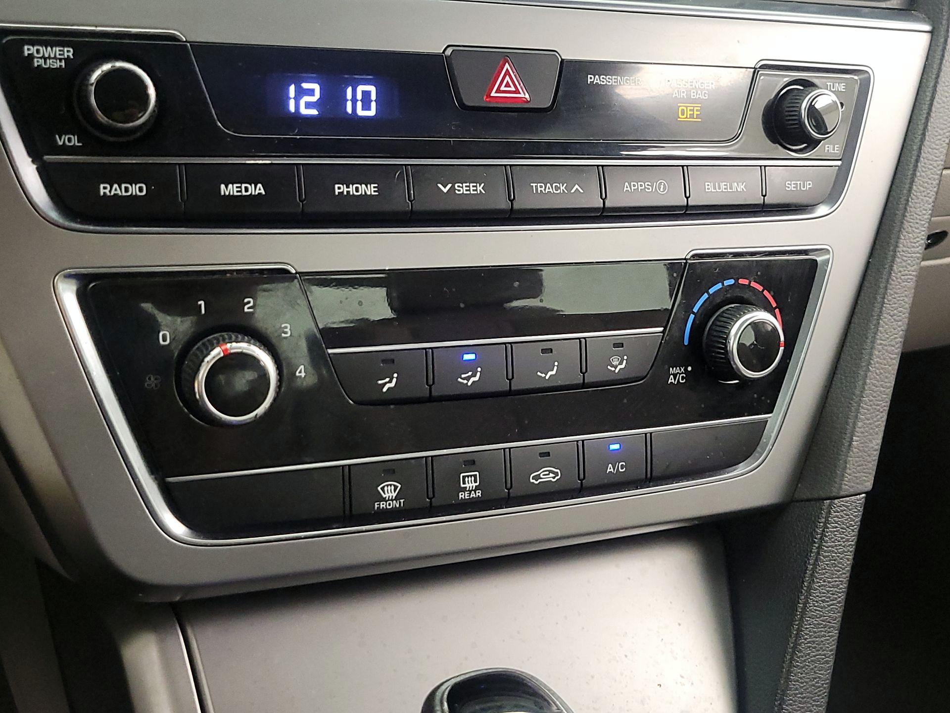 Thumbnail: 2016 Hyundai Sonata - 16