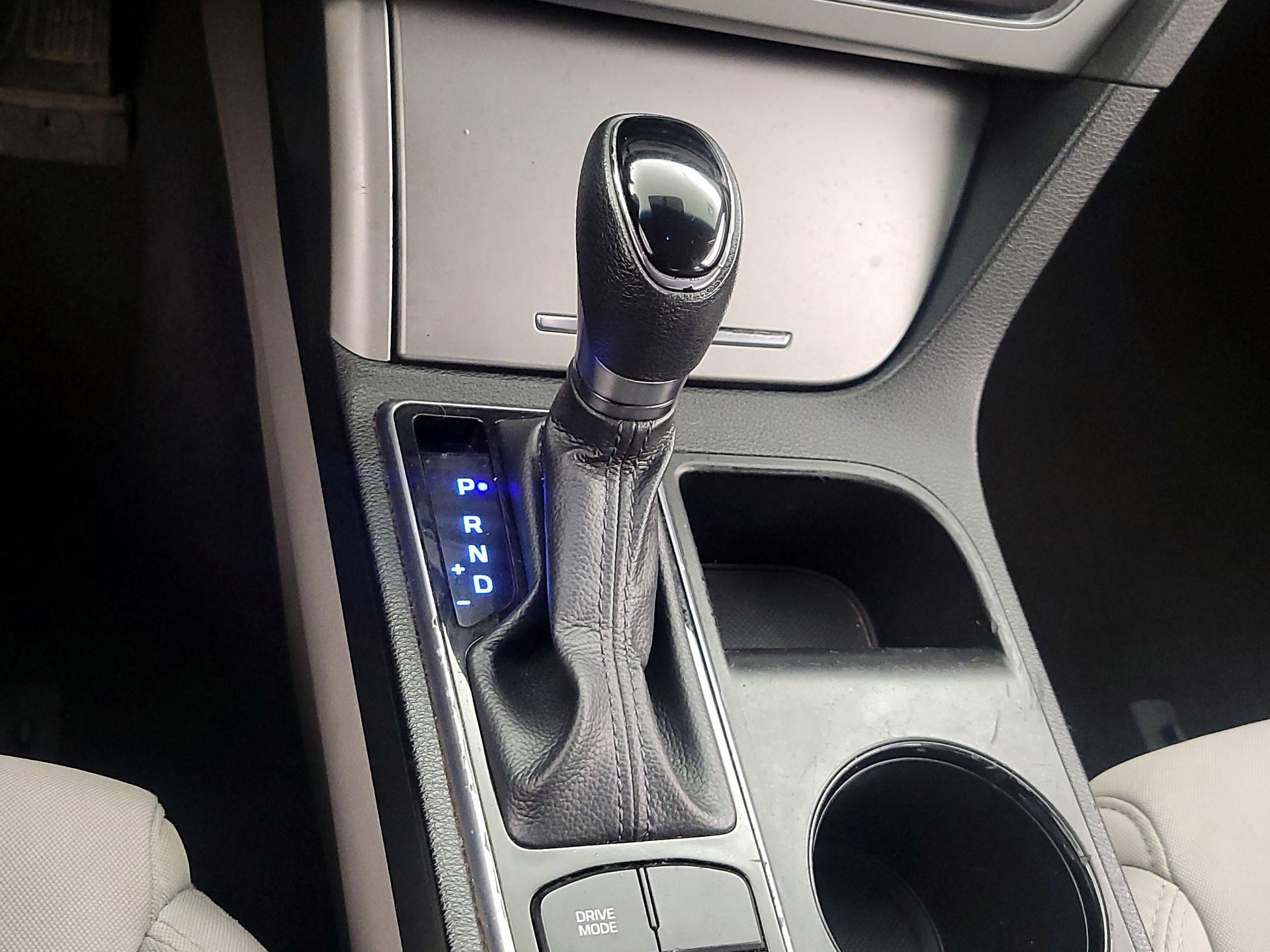 Thumbnail: 2016 Hyundai Sonata - 17