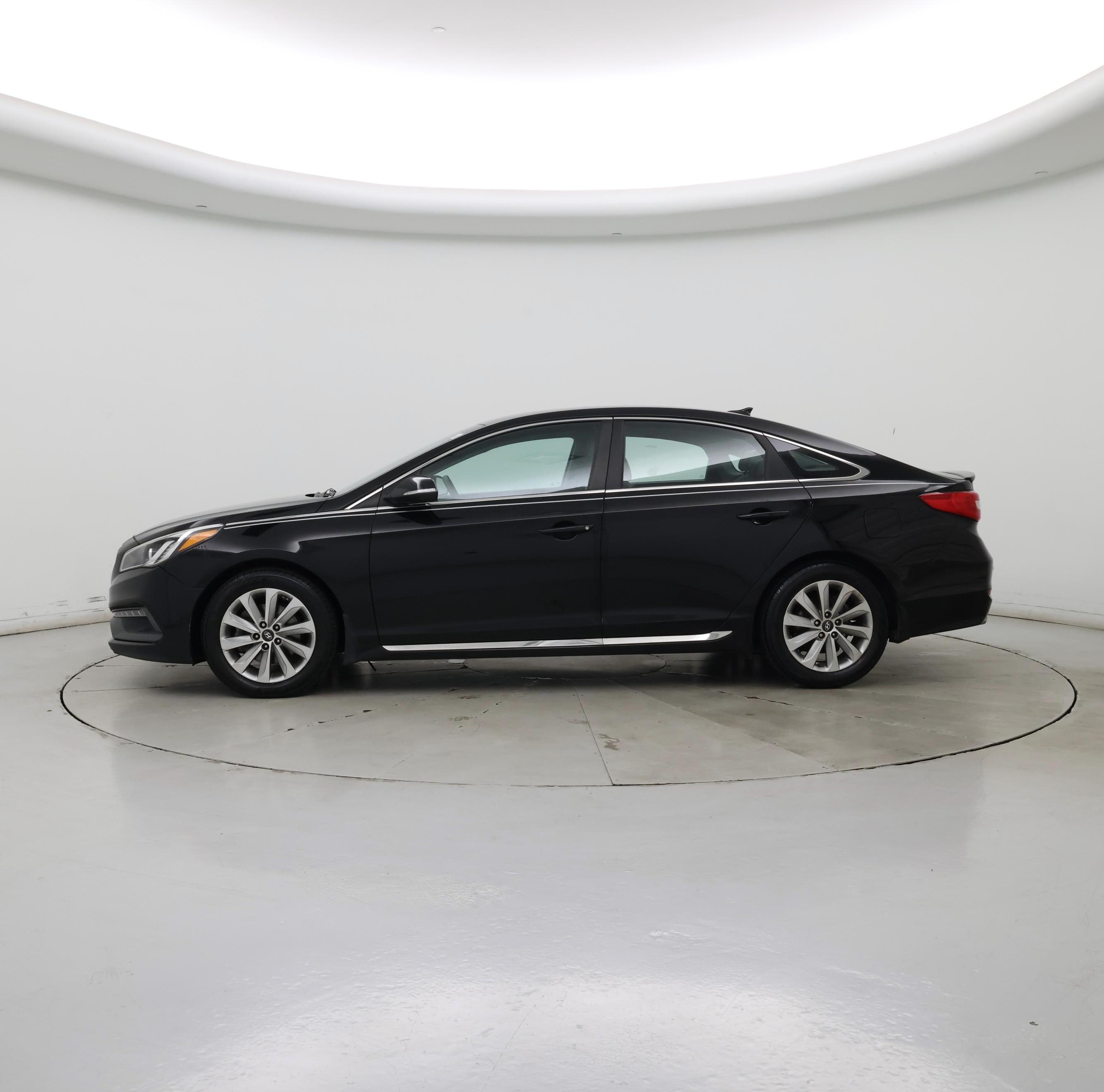 Thumbnail: 2016 Hyundai Sonata - 3