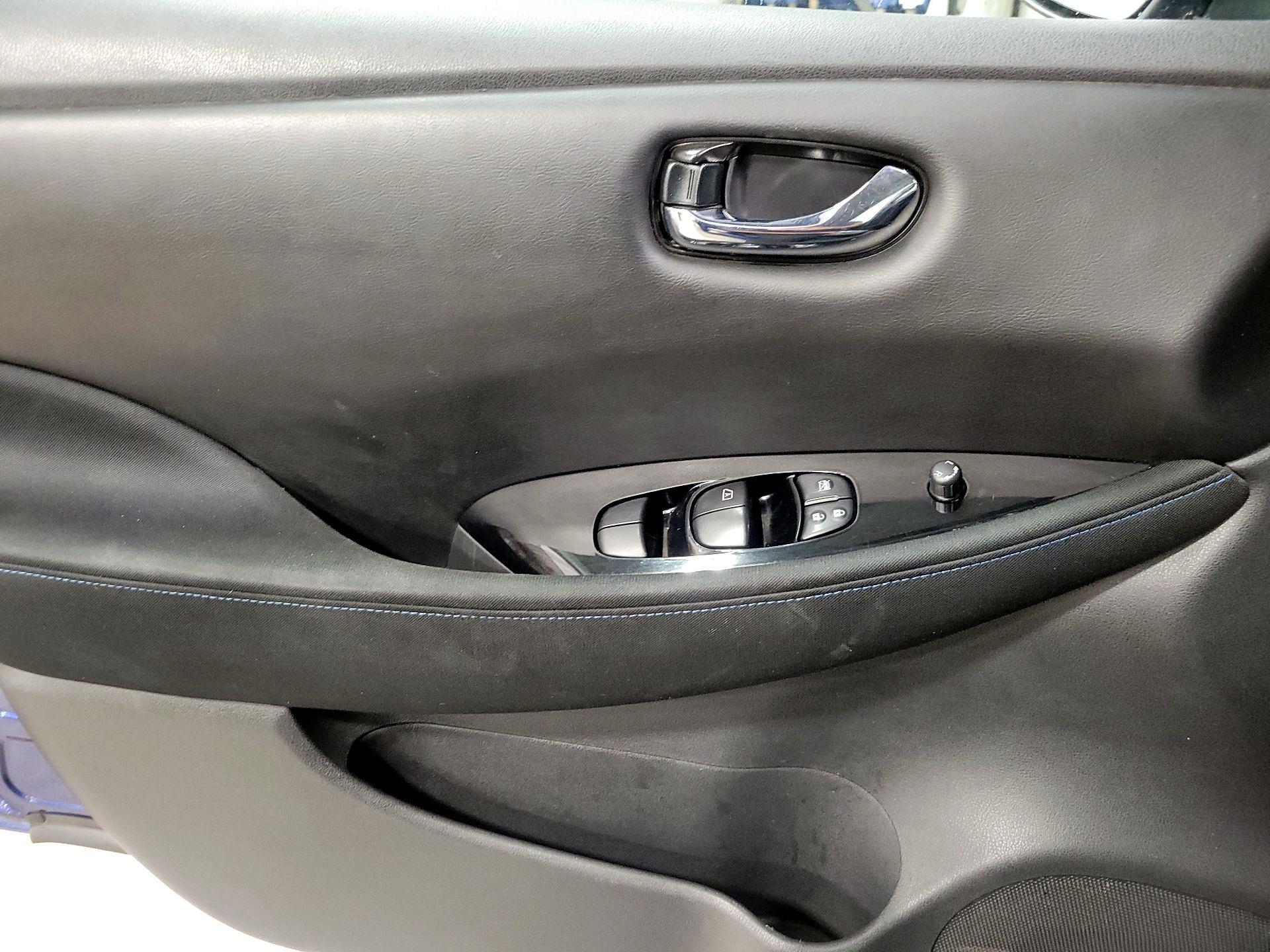 Thumbnail: 2019 Nissan Leaf - 12