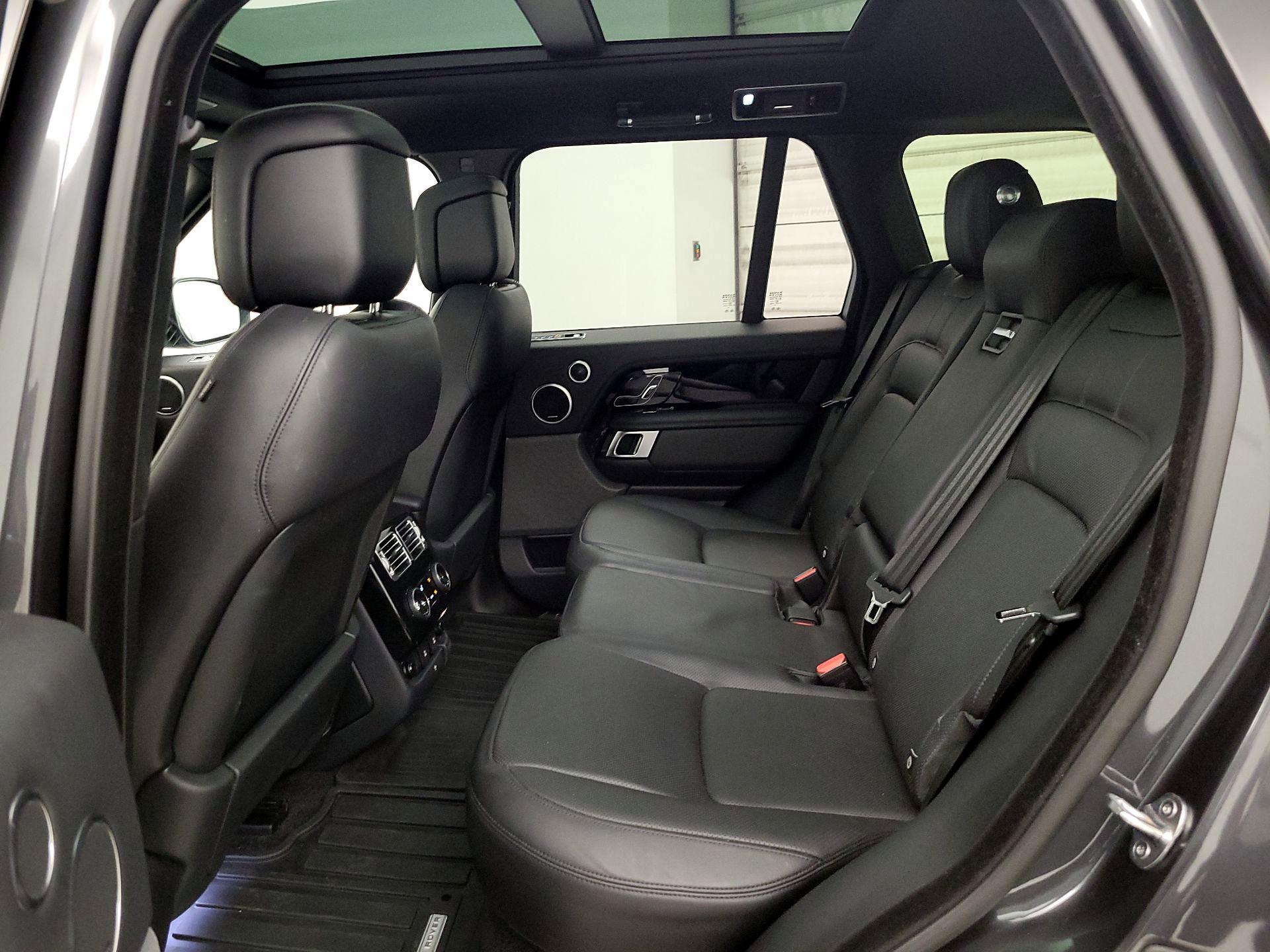 Thumbnail: 2020 Land Rover Range Rover - 20