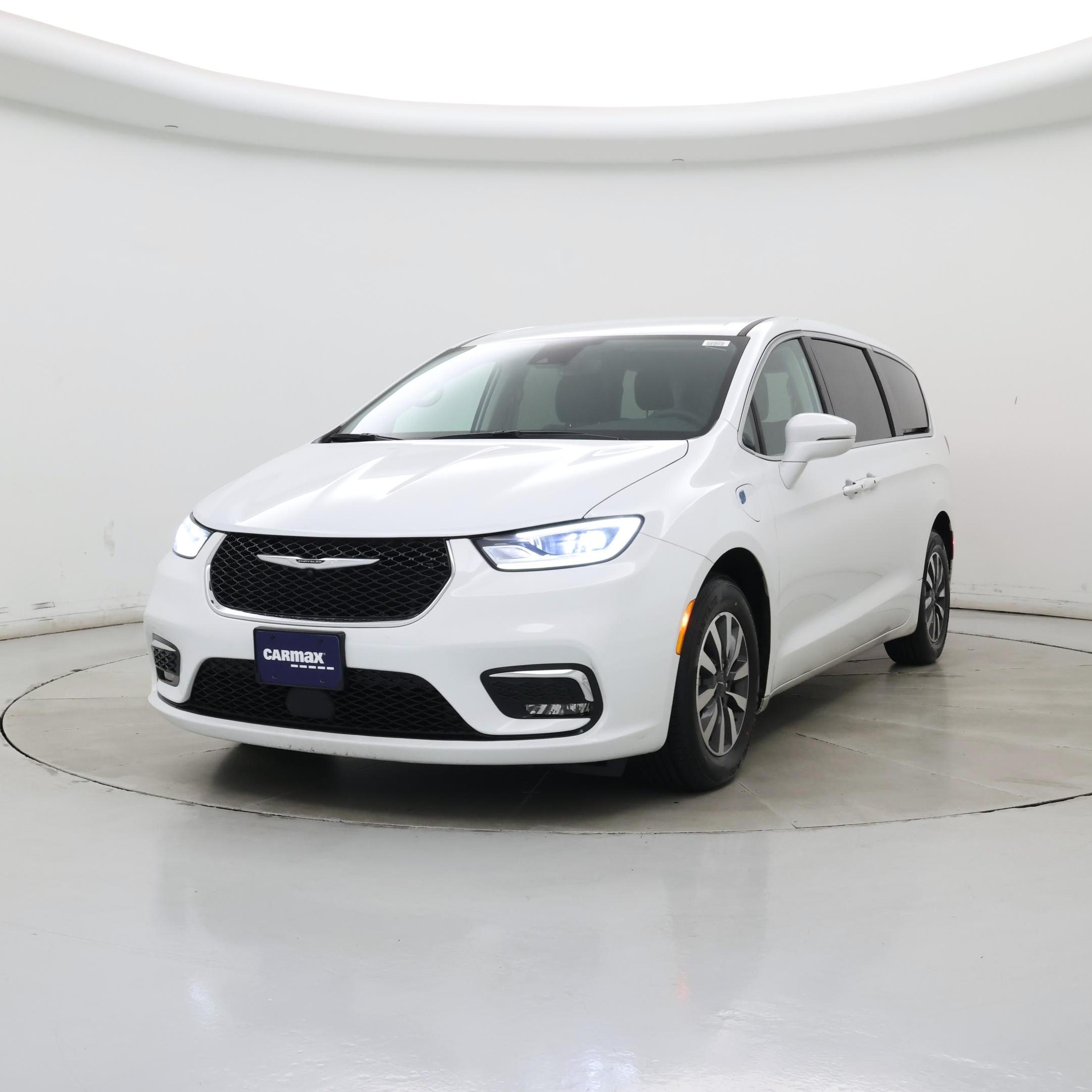 Thumbnail: 2022 Chrysler Pacifica - 4