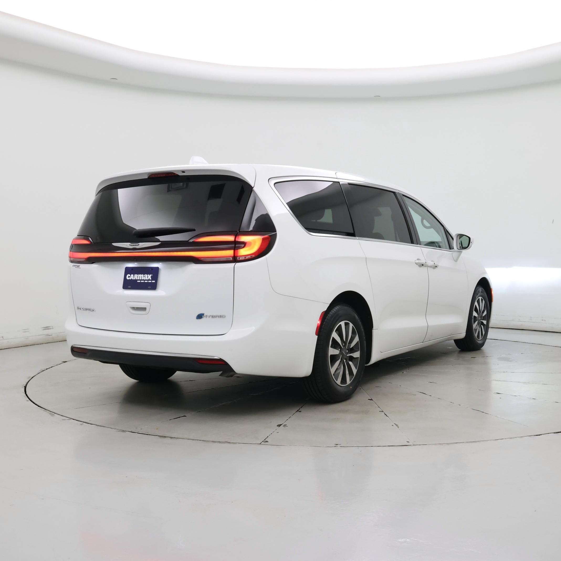 Thumbnail: 2022 Chrysler Pacifica - 8
