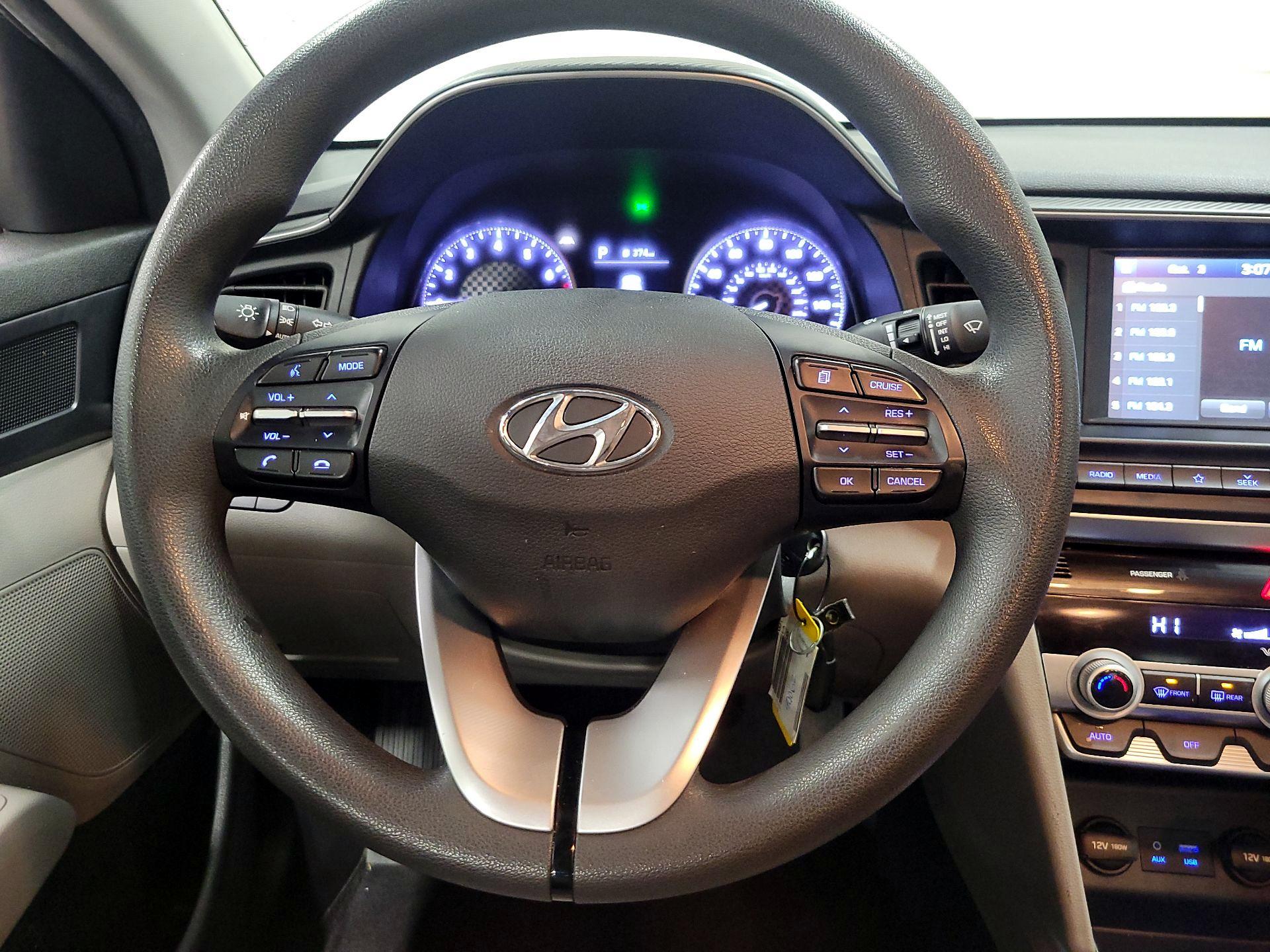 Thumbnail: 2020 Hyundai Elantra - 10