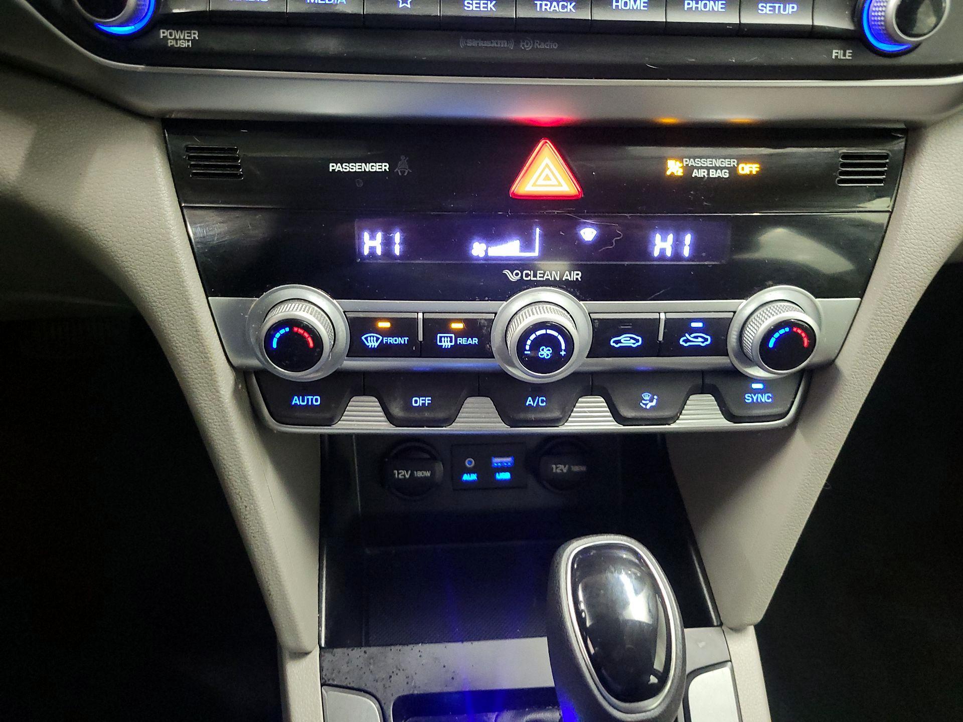 Thumbnail: 2020 Hyundai Elantra - 16
