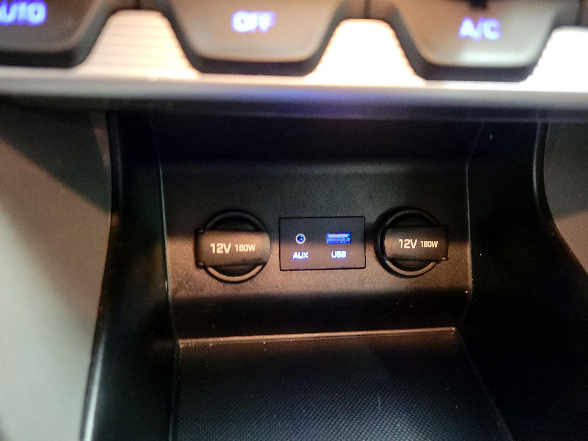 Thumbnail: 2020 Hyundai Elantra - 18