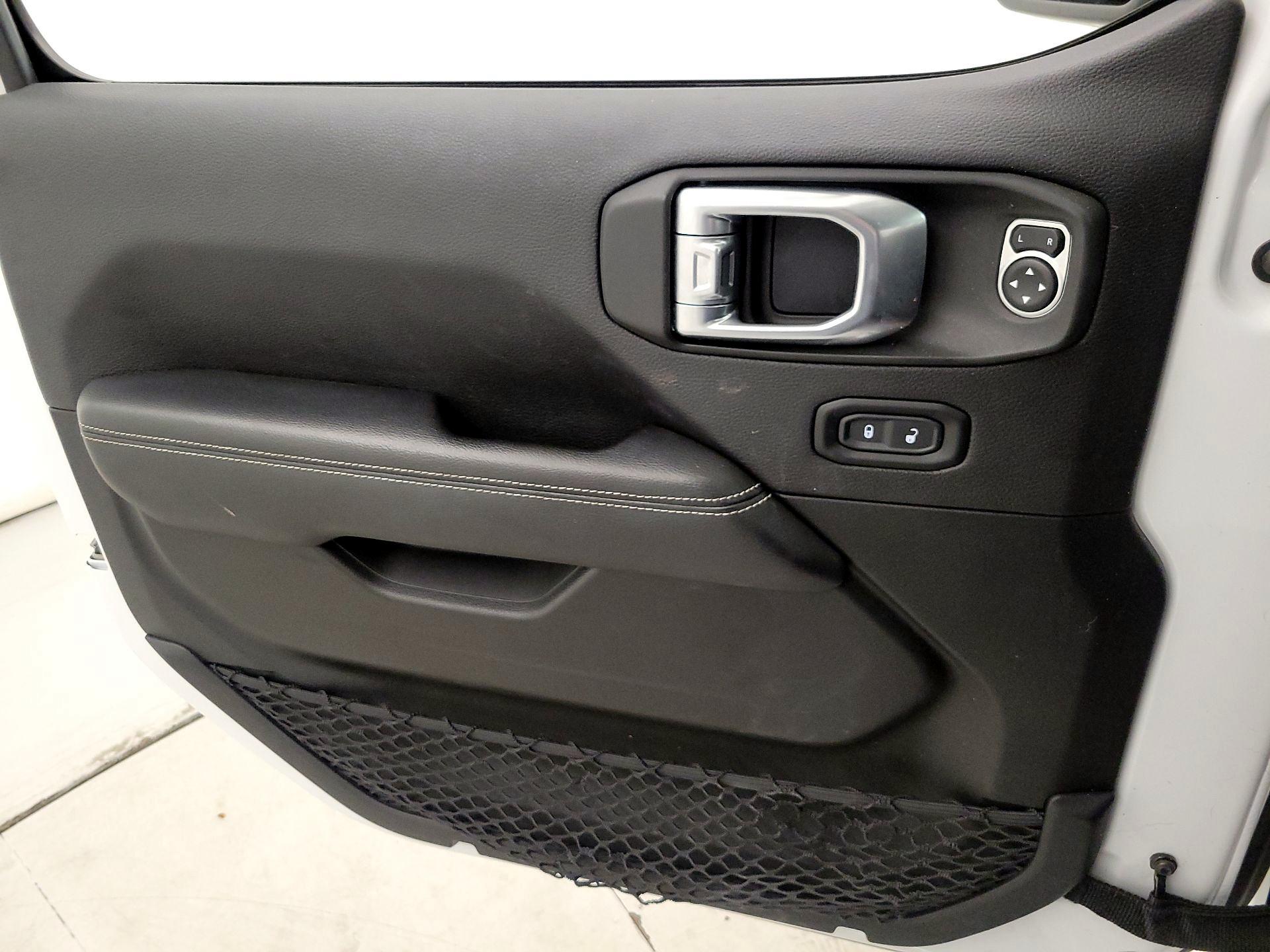 Thumbnail: 2020 Jeep Wrangler - 12