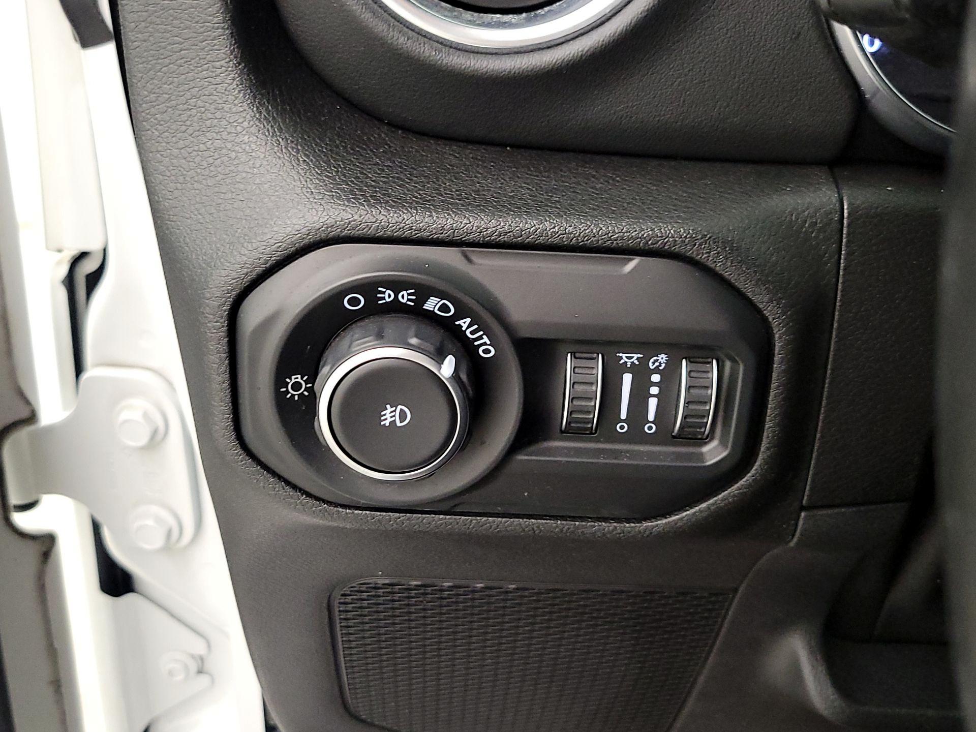 Thumbnail: 2020 Jeep Wrangler - 13