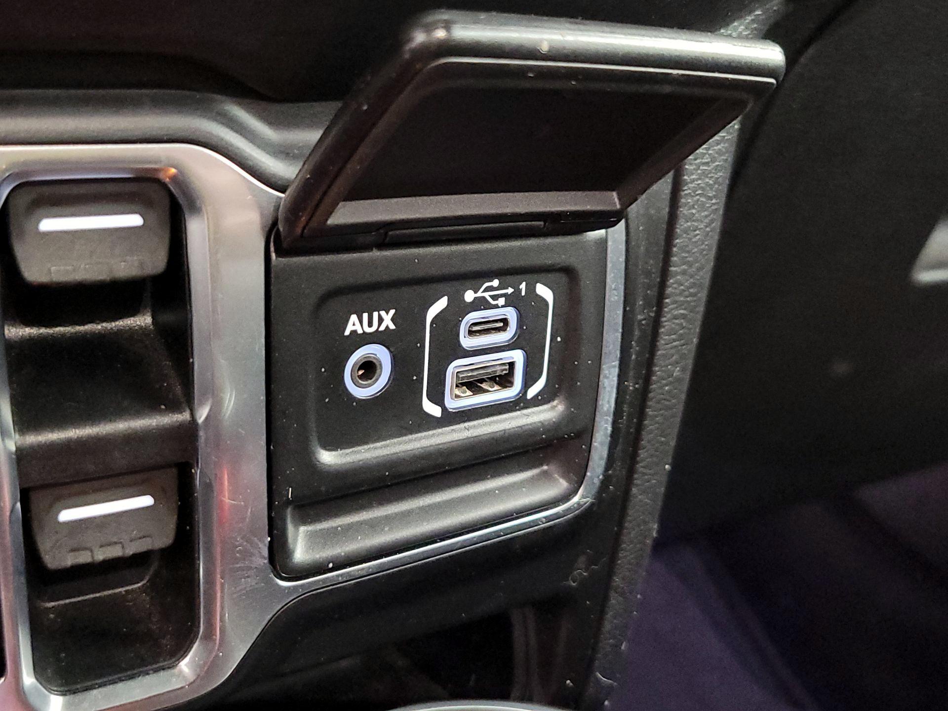 Thumbnail: 2020 Jeep Wrangler - 19