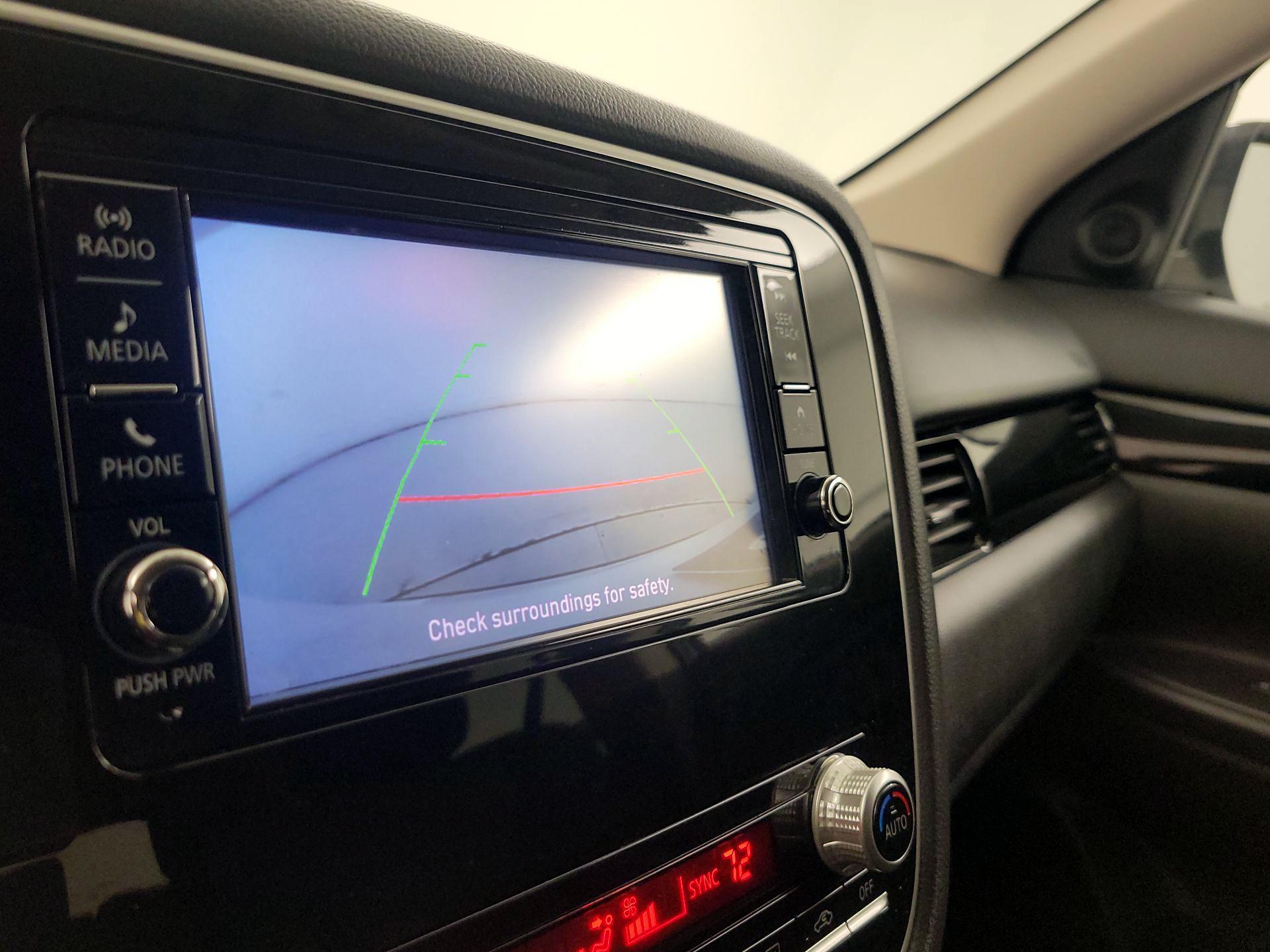 Thumbnail: 2020 Mitsubishi Outlander - 14