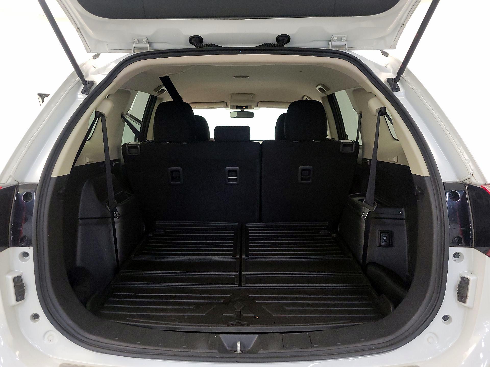 Thumbnail: 2020 Mitsubishi Outlander - 20