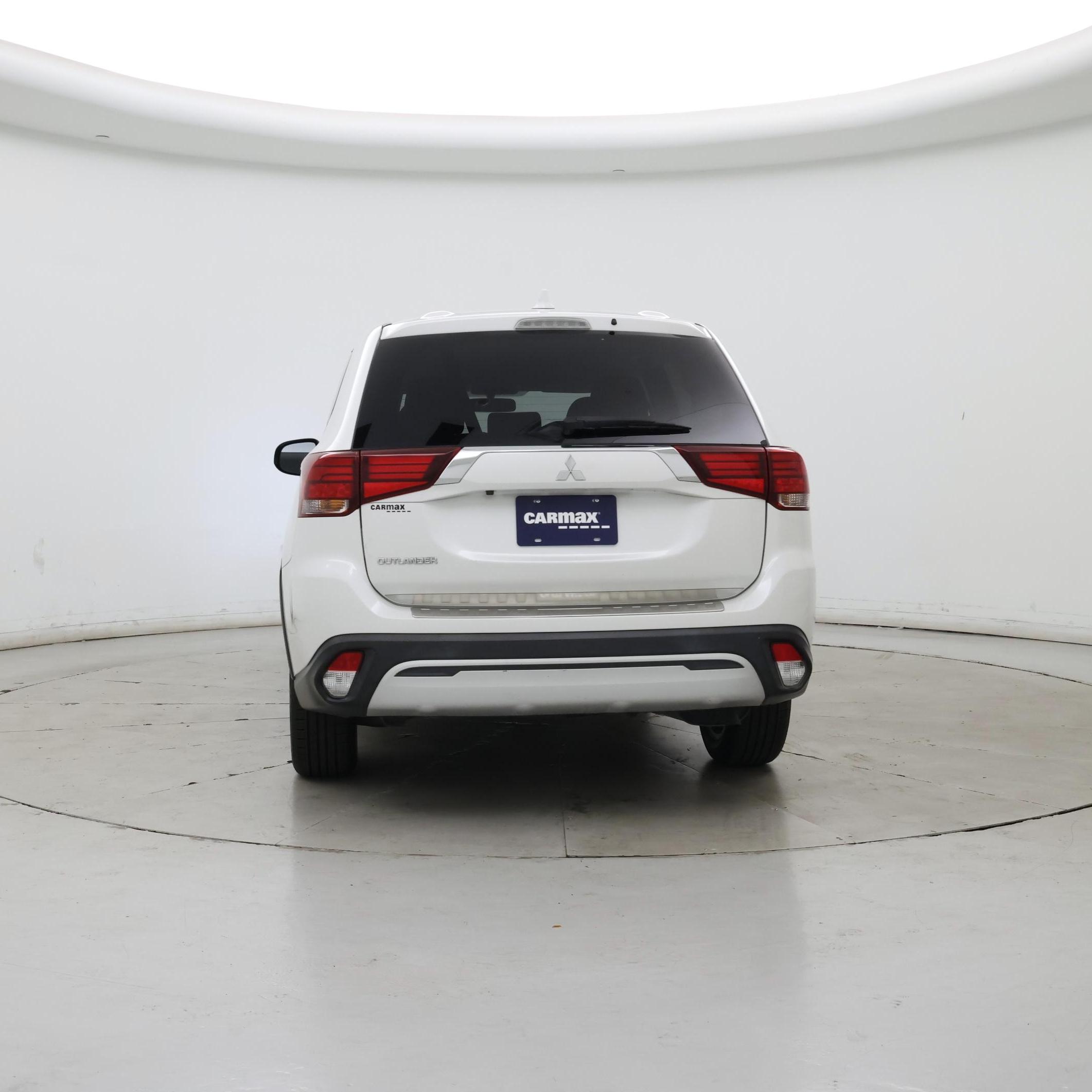 Thumbnail: 2020 Mitsubishi Outlander - 6