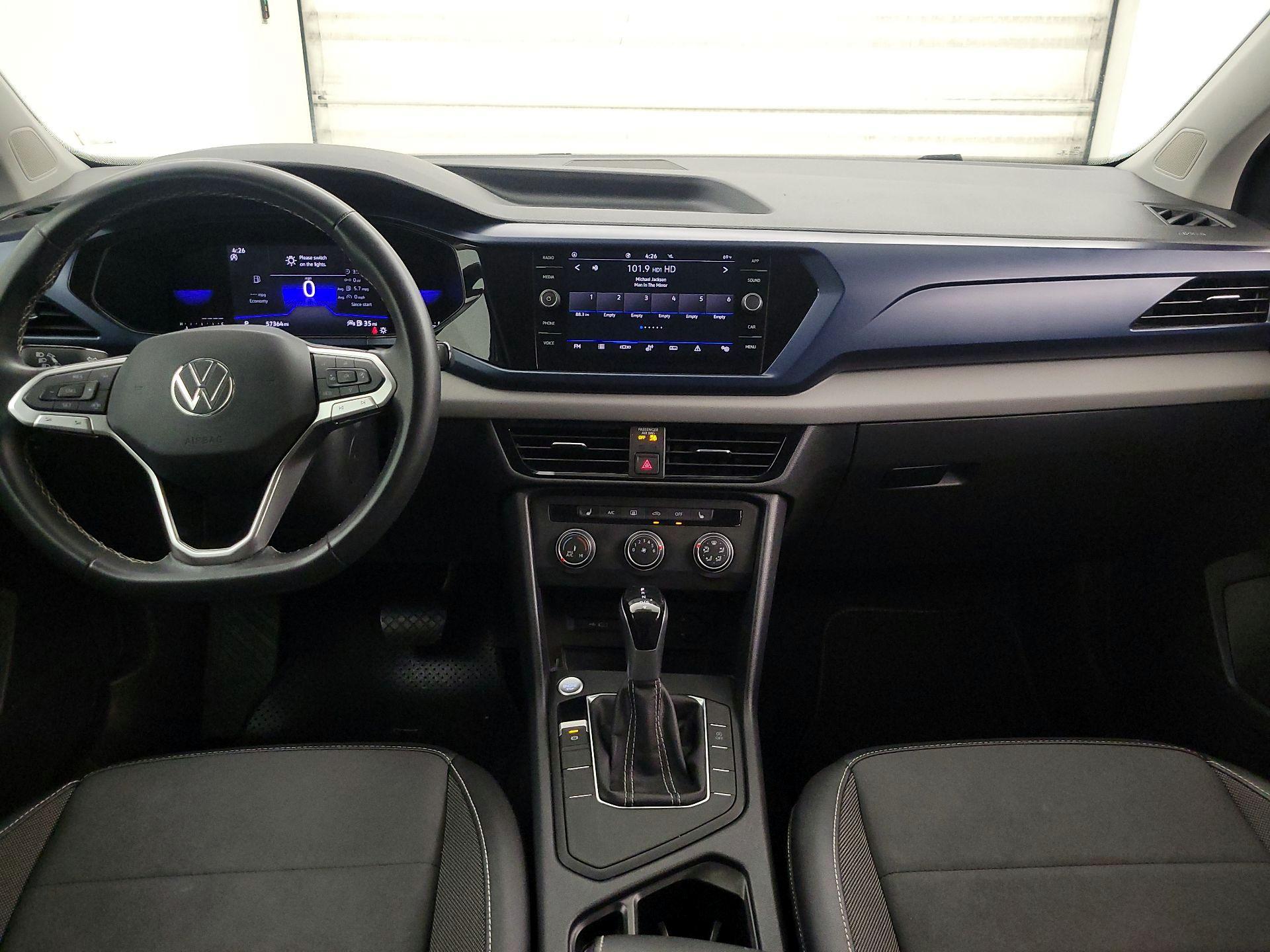 Thumbnail: 2022 Volkswagen Taos - 9