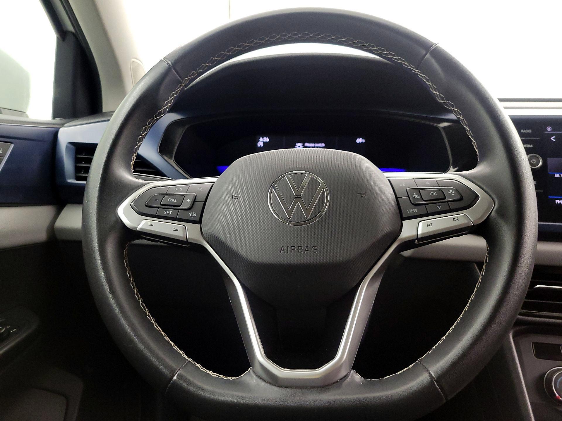 Thumbnail: 2022 Volkswagen Taos - 10