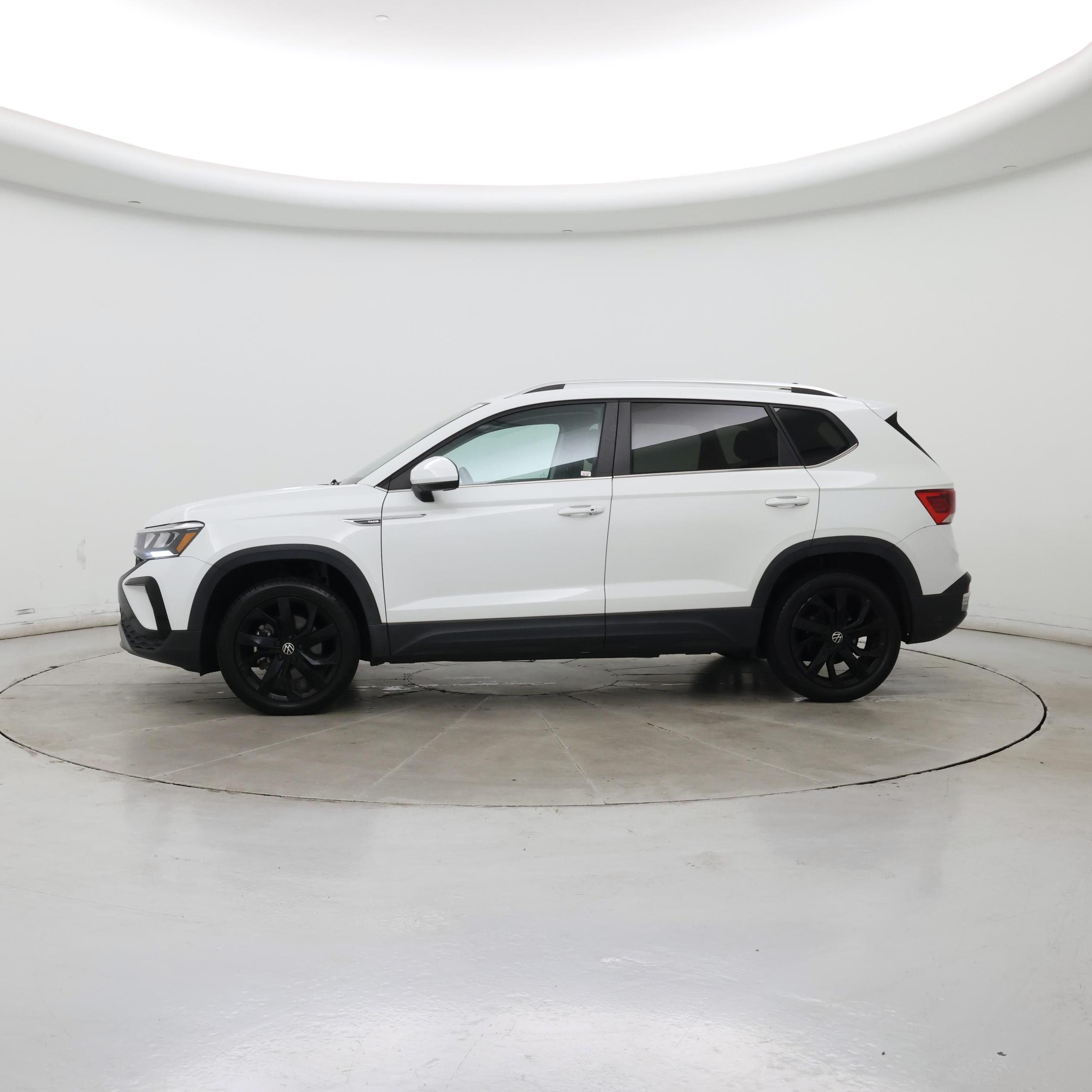 Thumbnail: 2022 Volkswagen Taos - 3