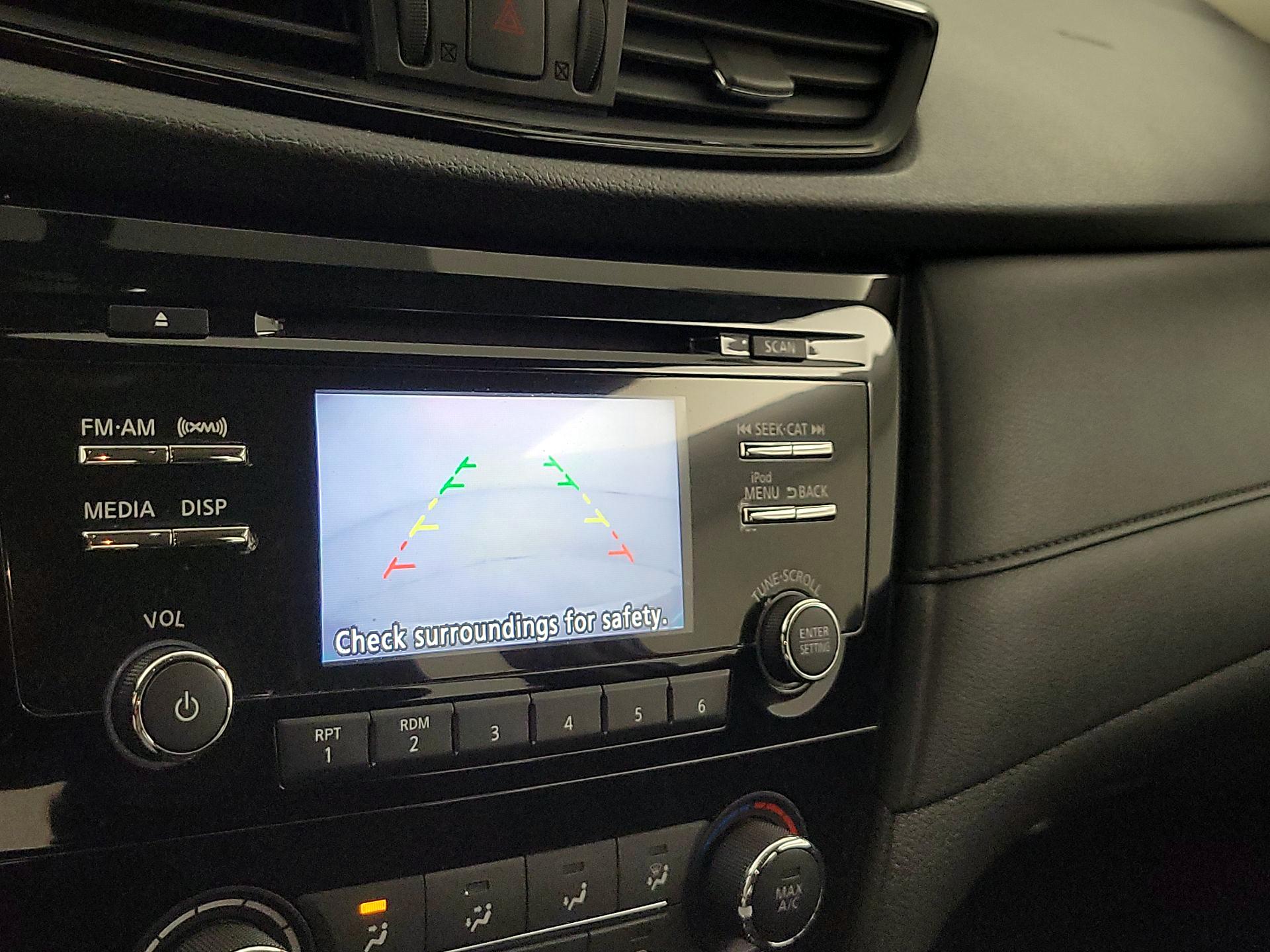 Thumbnail: 2017 Nissan Rogue - 14