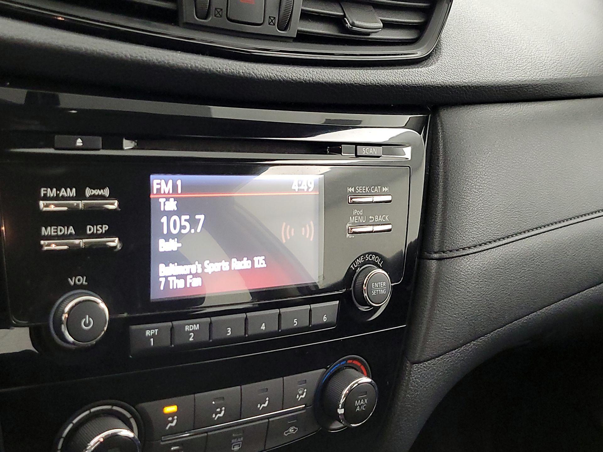 Thumbnail: 2017 Nissan Rogue - 15