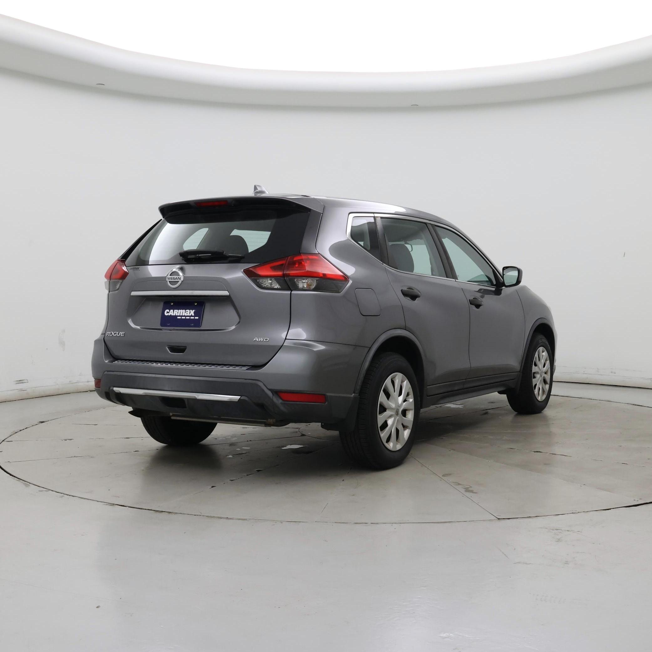 Thumbnail: 2017 Nissan Rogue - 8