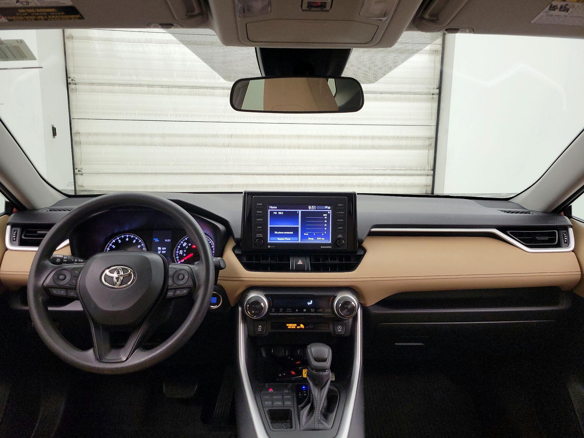 Thumbnail: 2021 Toyota RAV4 - 9