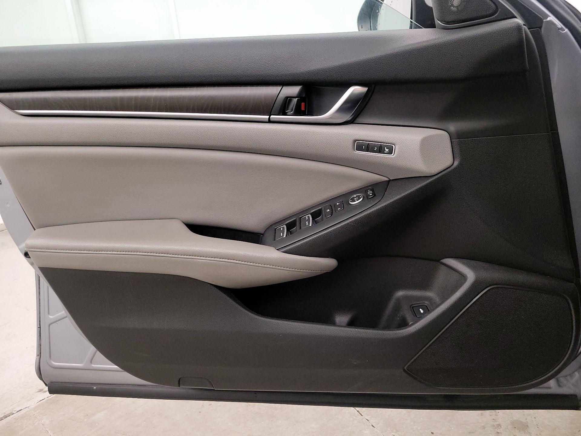 Thumbnail: 2018 Honda Accord - 12