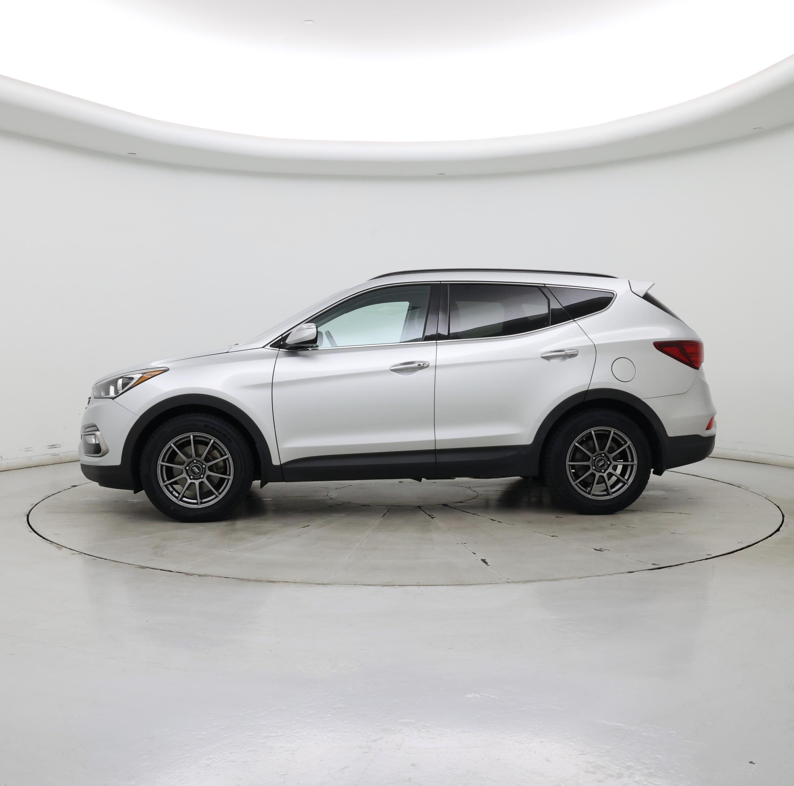 Thumbnail: 2018 Hyundai Santa Fe - 3