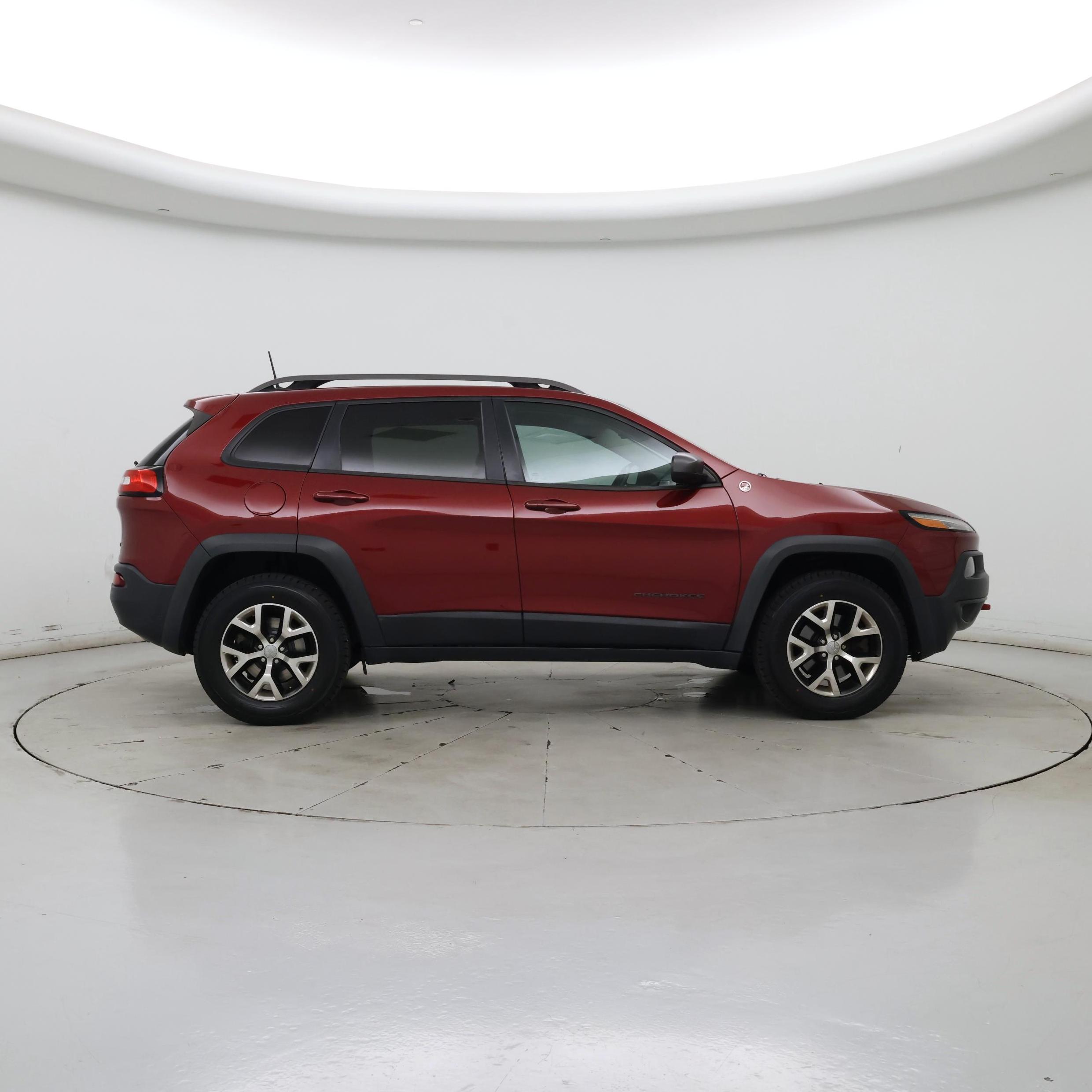 Thumbnail: 2017 Jeep Cherokee - 7