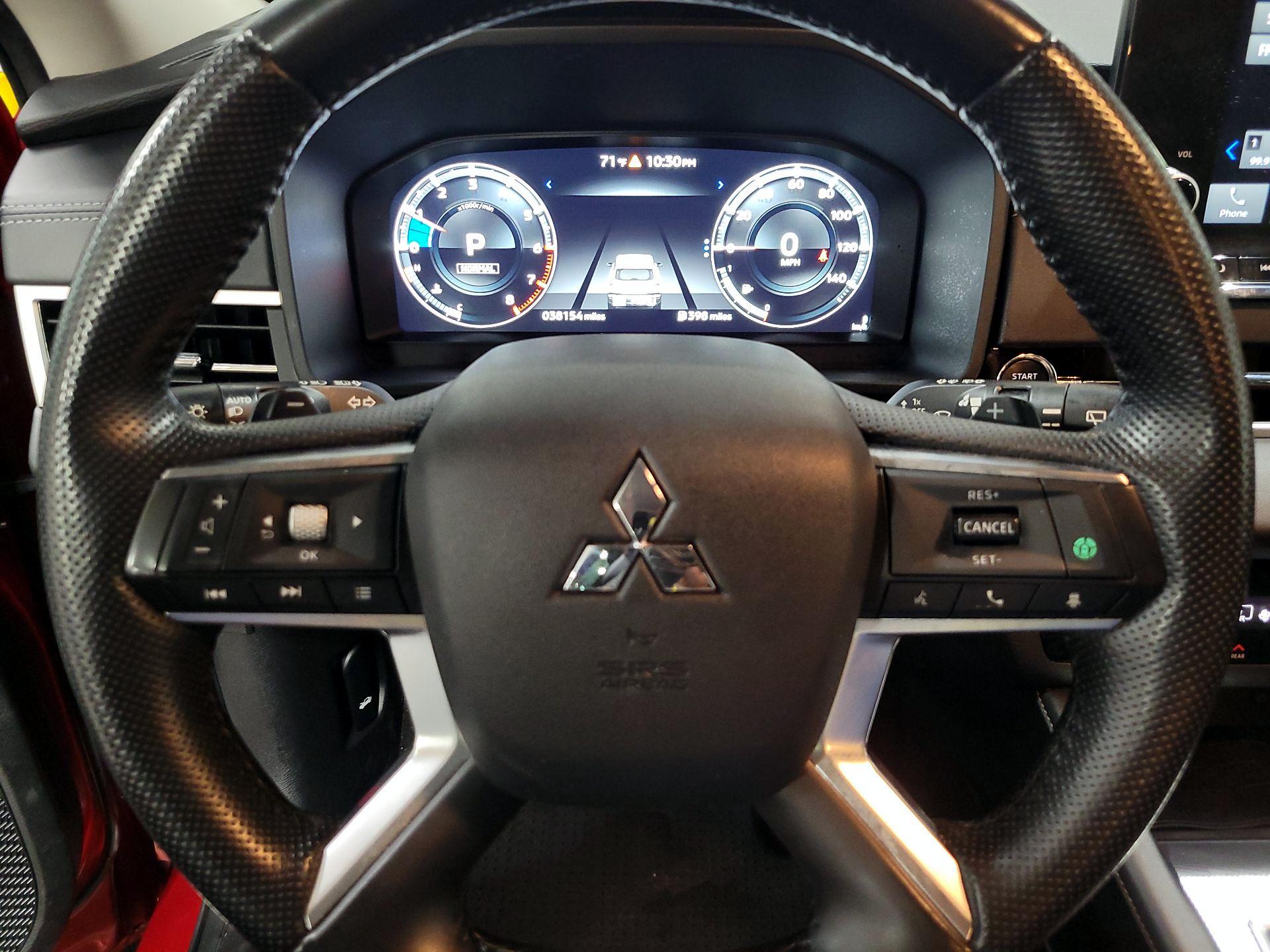 Thumbnail: 2022 Mitsubishi Outlander - 10