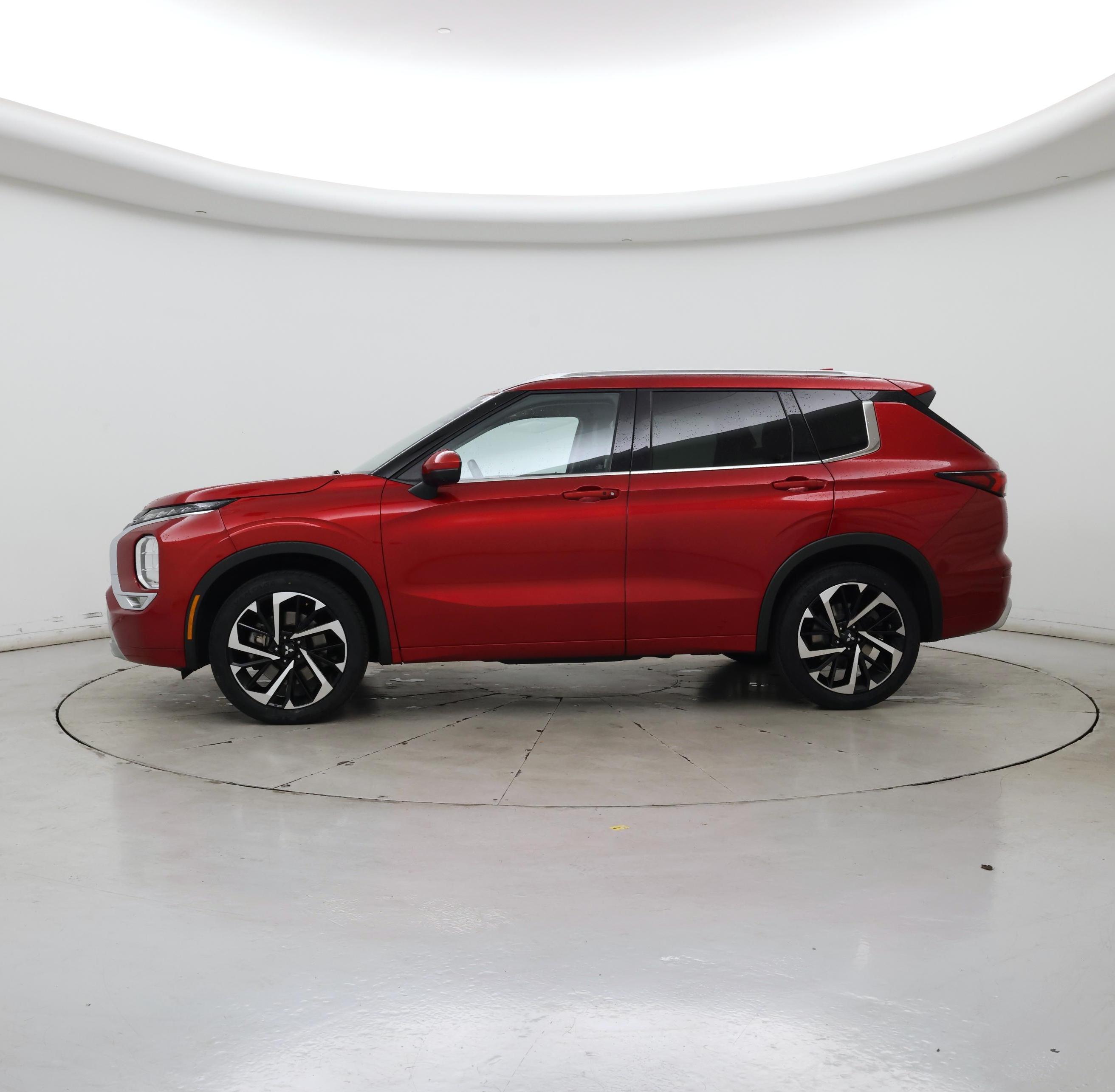 Thumbnail: 2022 Mitsubishi Outlander - 3