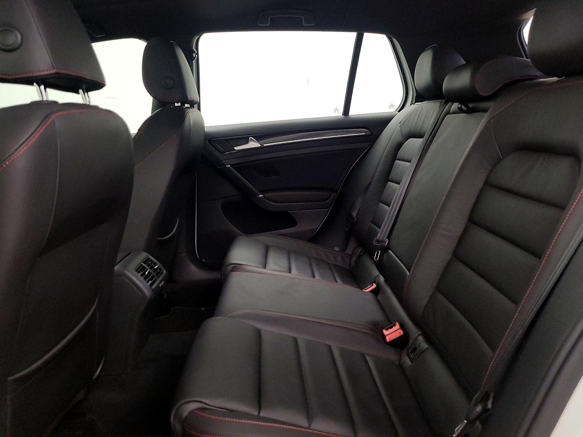 Thumbnail: 2015 Volkswagen Golf - 19