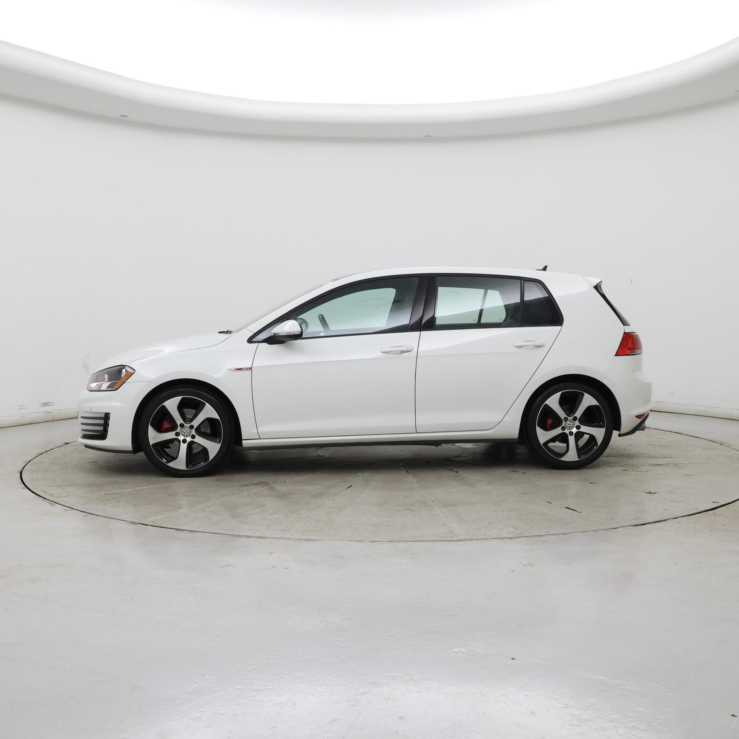 Thumbnail: 2015 Volkswagen Golf - 3