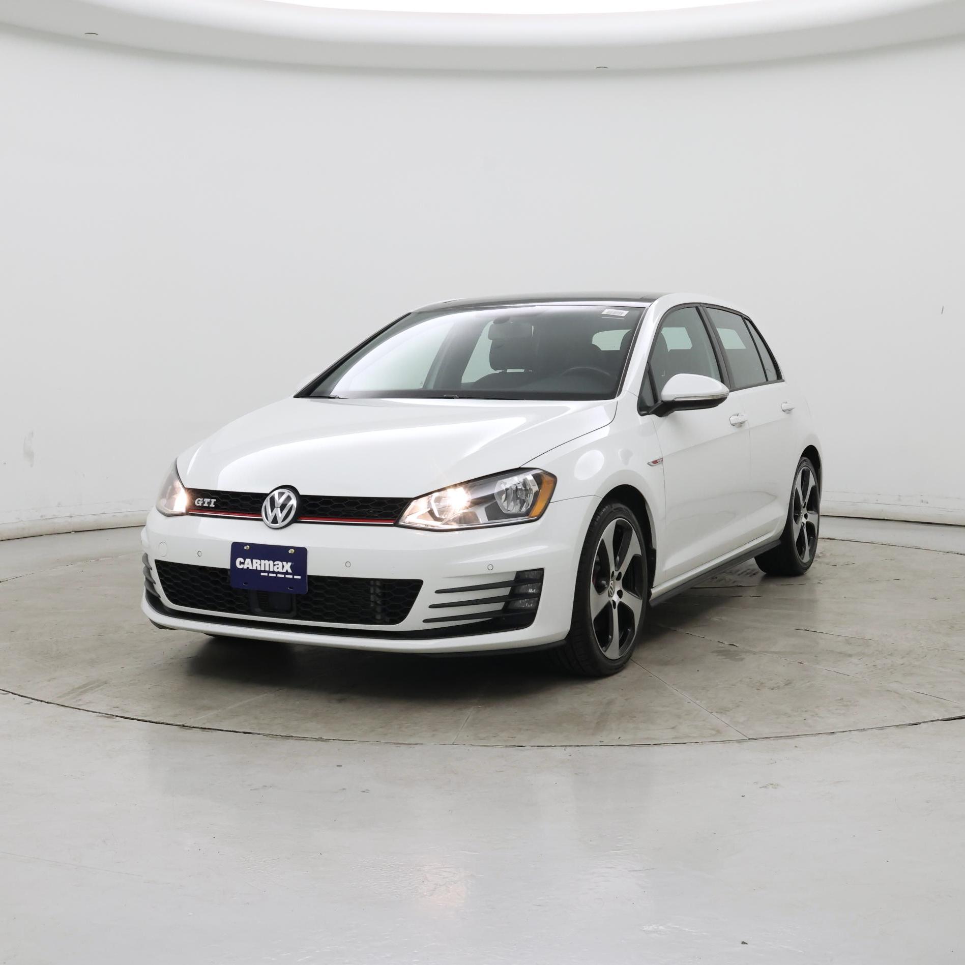 Thumbnail: 2015 Volkswagen Golf - 4