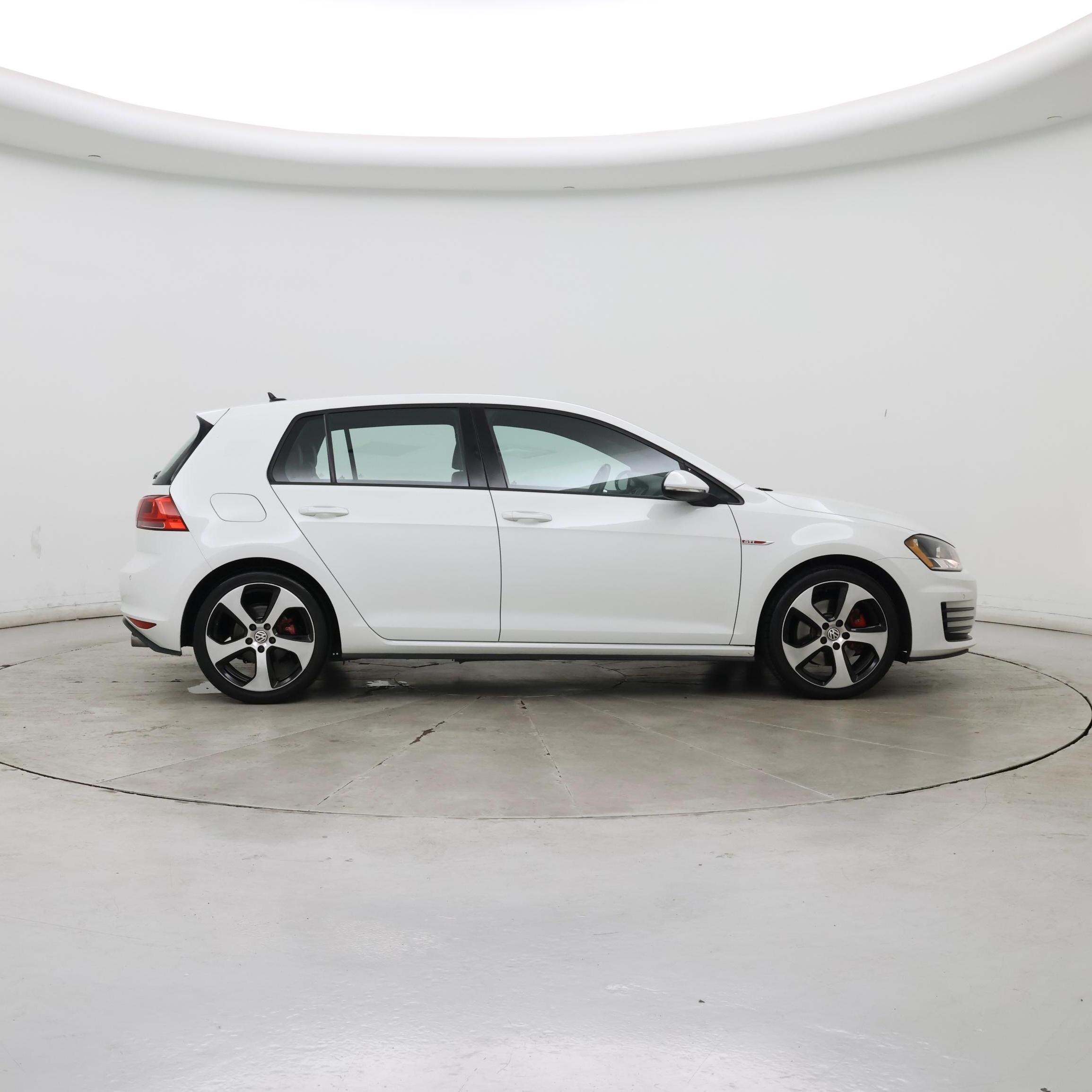 Thumbnail: 2015 Volkswagen Golf - 7