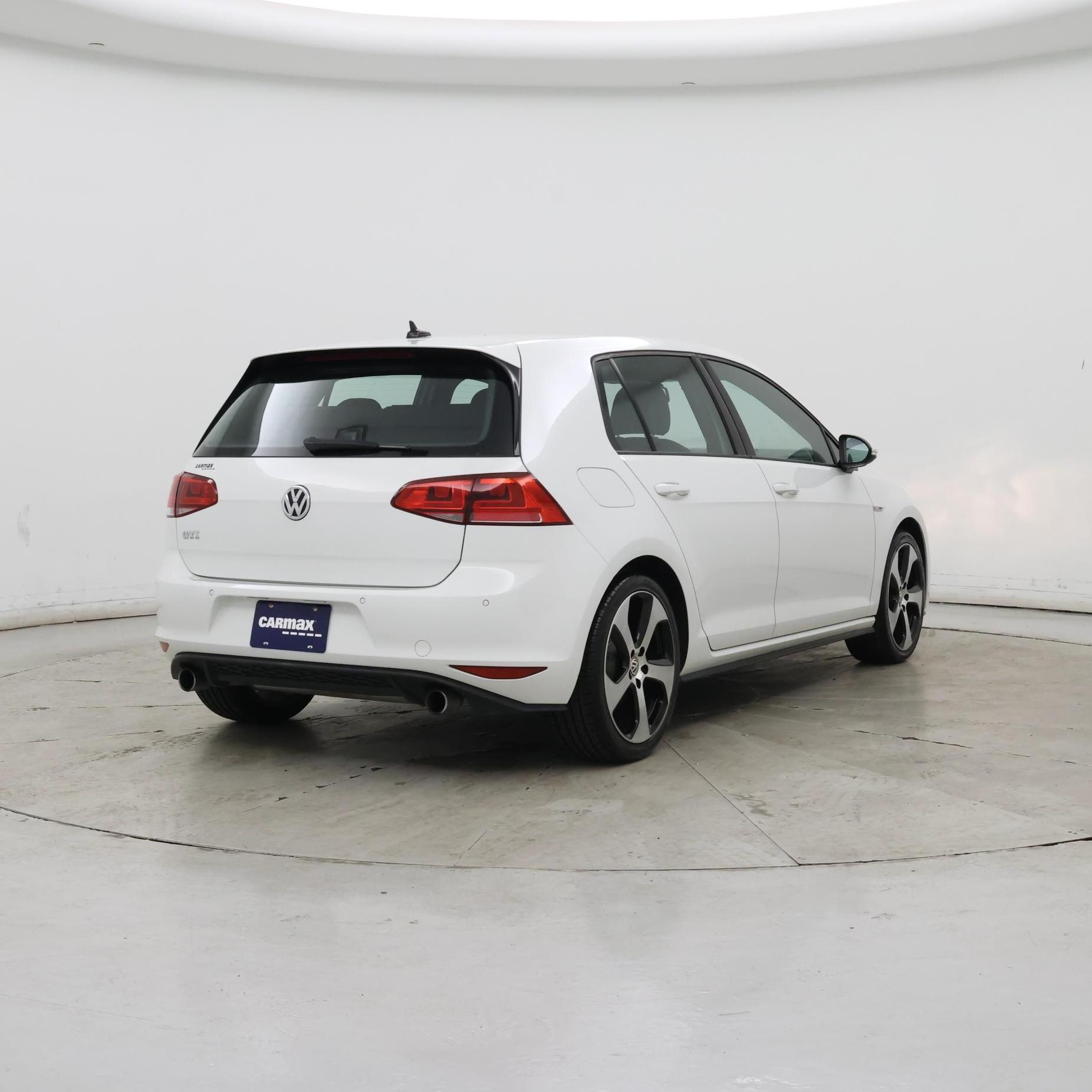 Thumbnail: 2015 Volkswagen Golf - 8