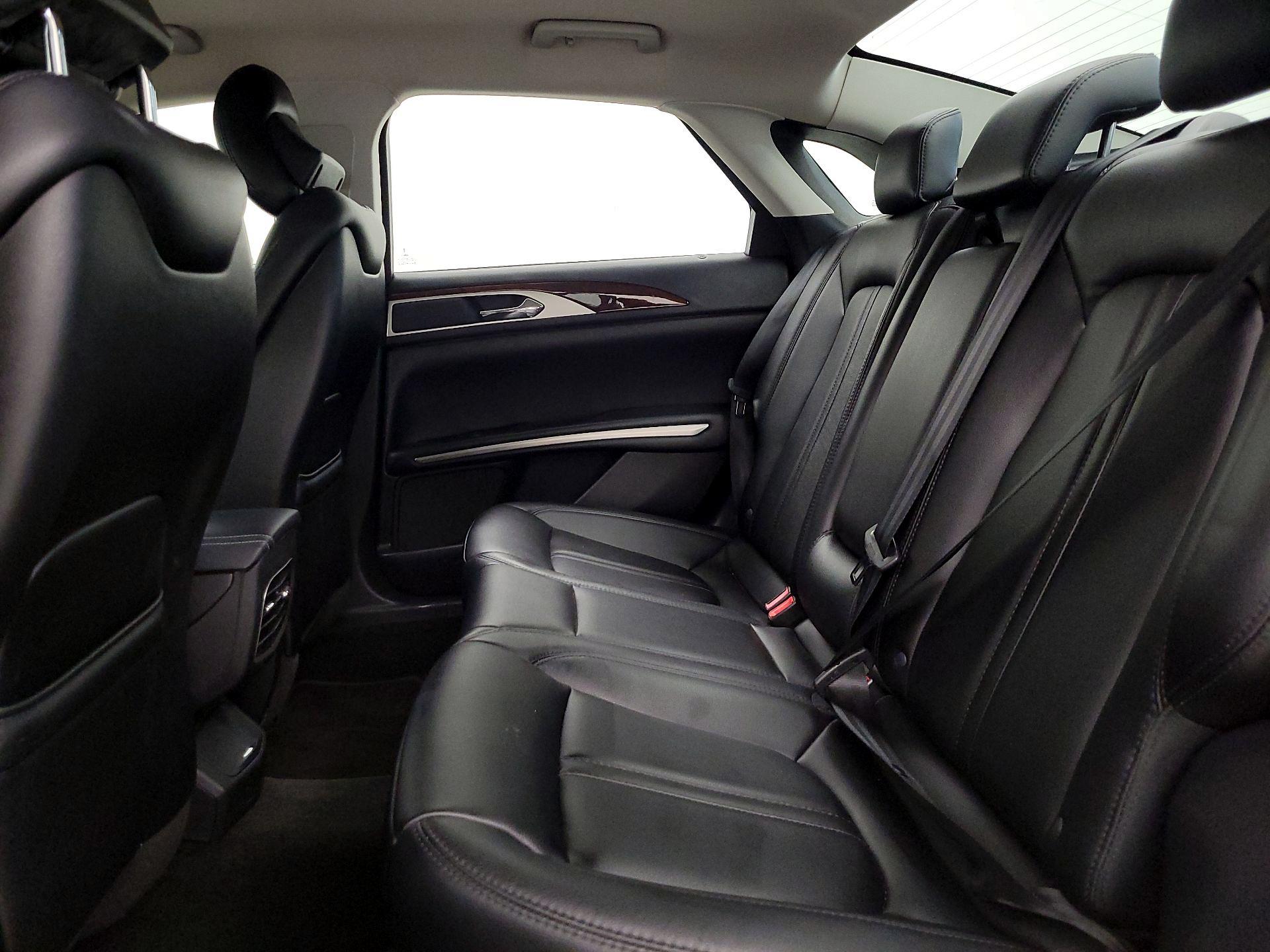 Thumbnail: 2016 Lincoln MKZ - 19