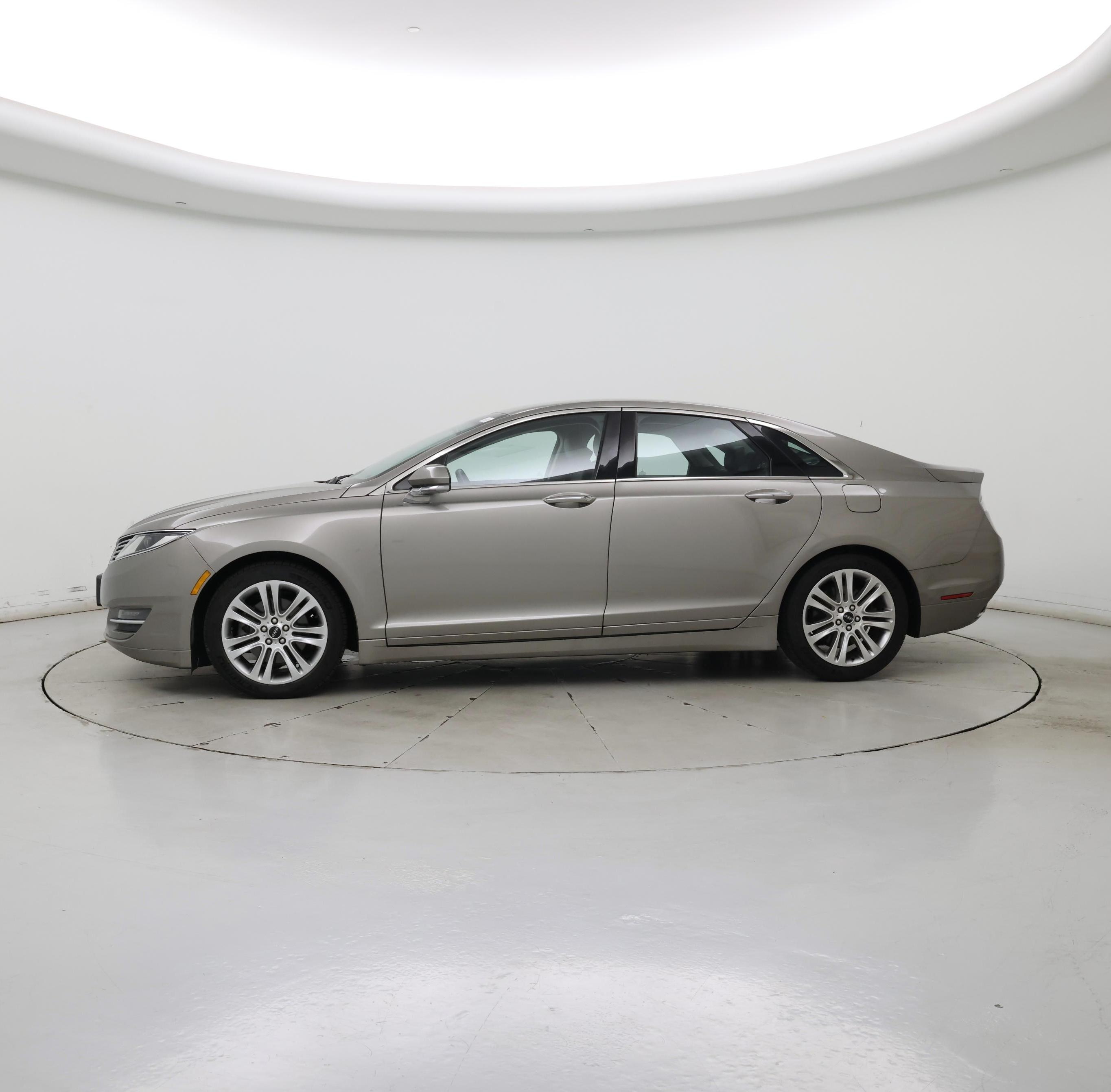 Thumbnail: 2016 Lincoln MKZ - 3