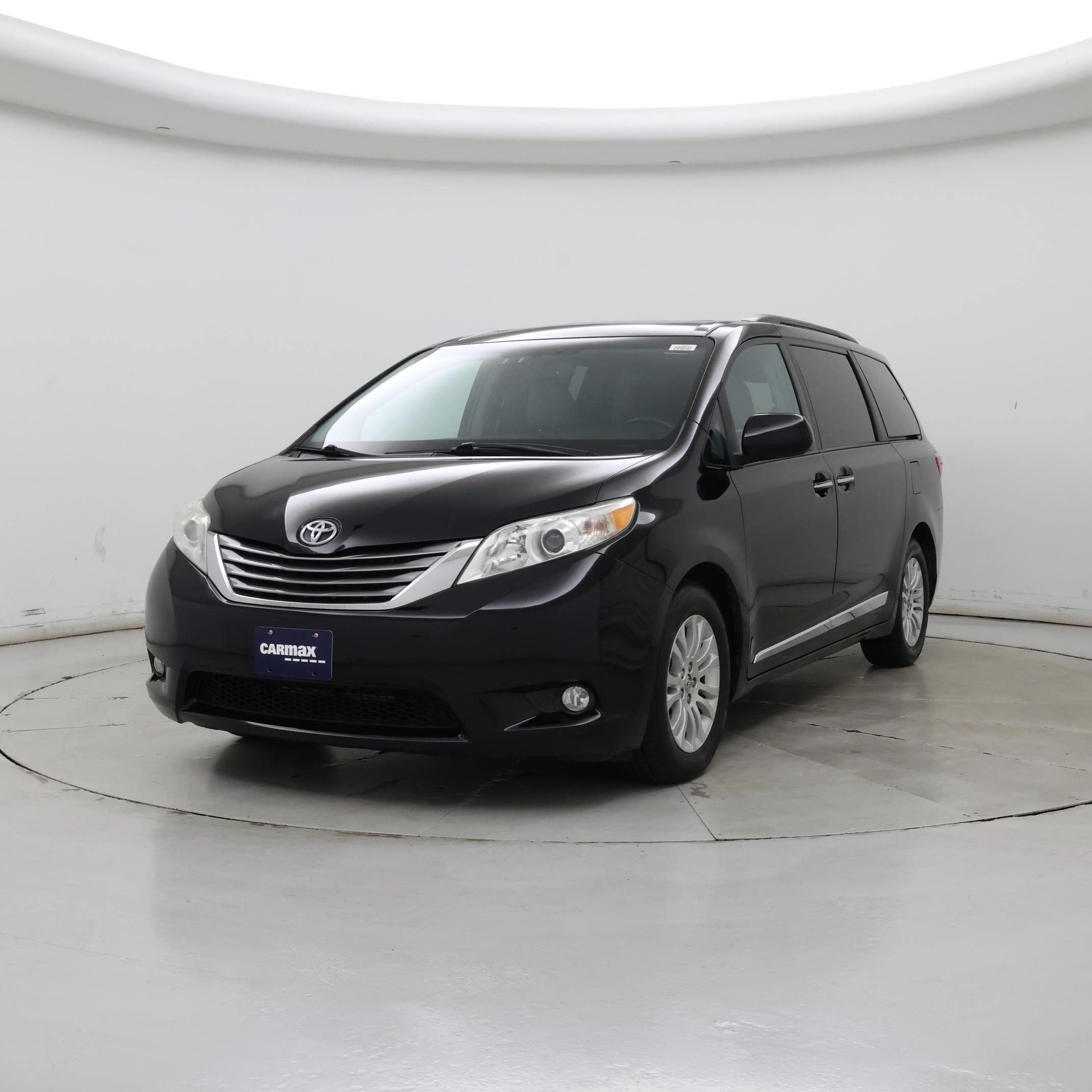 Thumbnail: 2016 Toyota Sienna - 4
