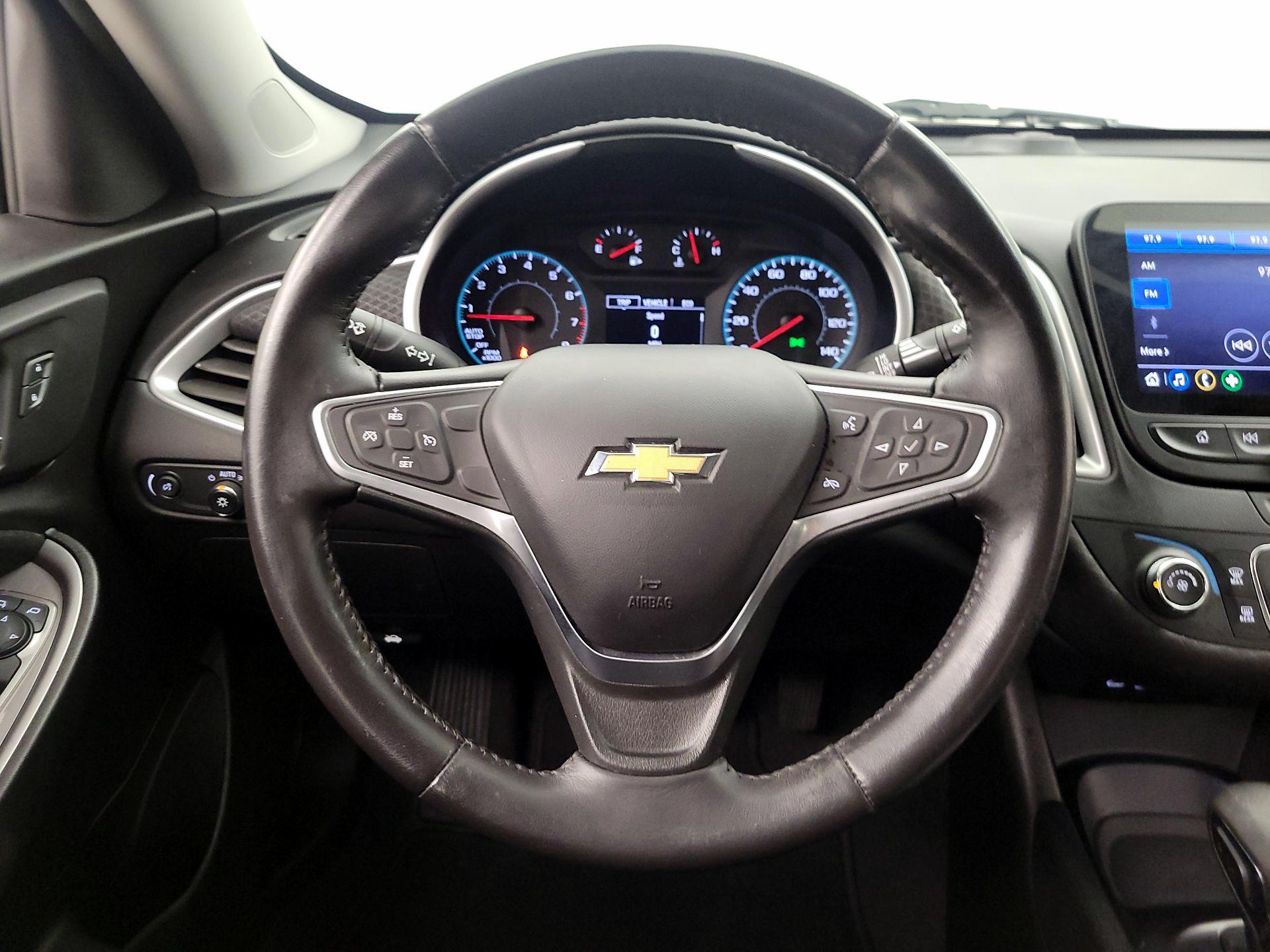 Thumbnail: 2022 Chevrolet Malibu - 10