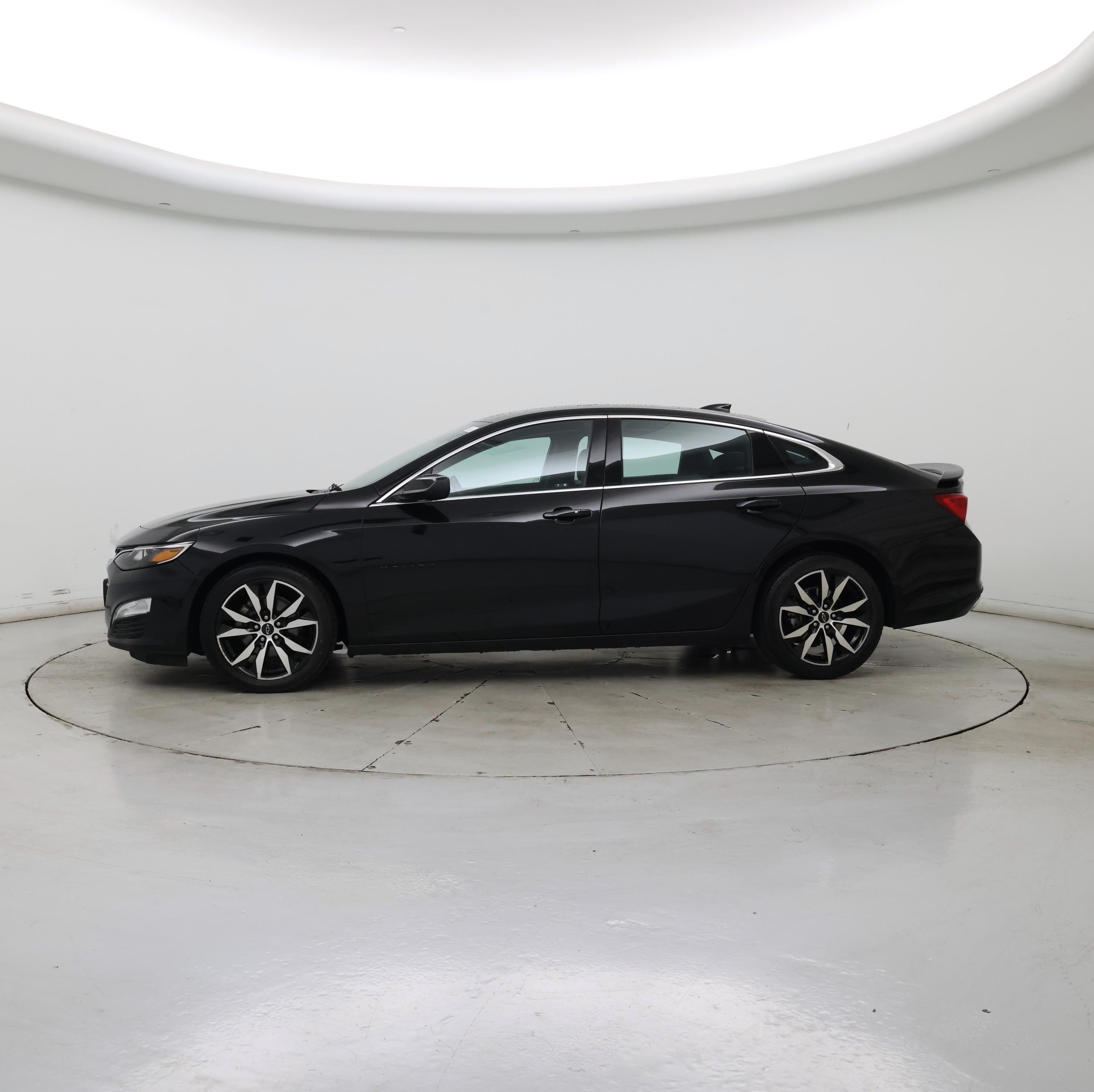 Thumbnail: 2022 Chevrolet Malibu - 3