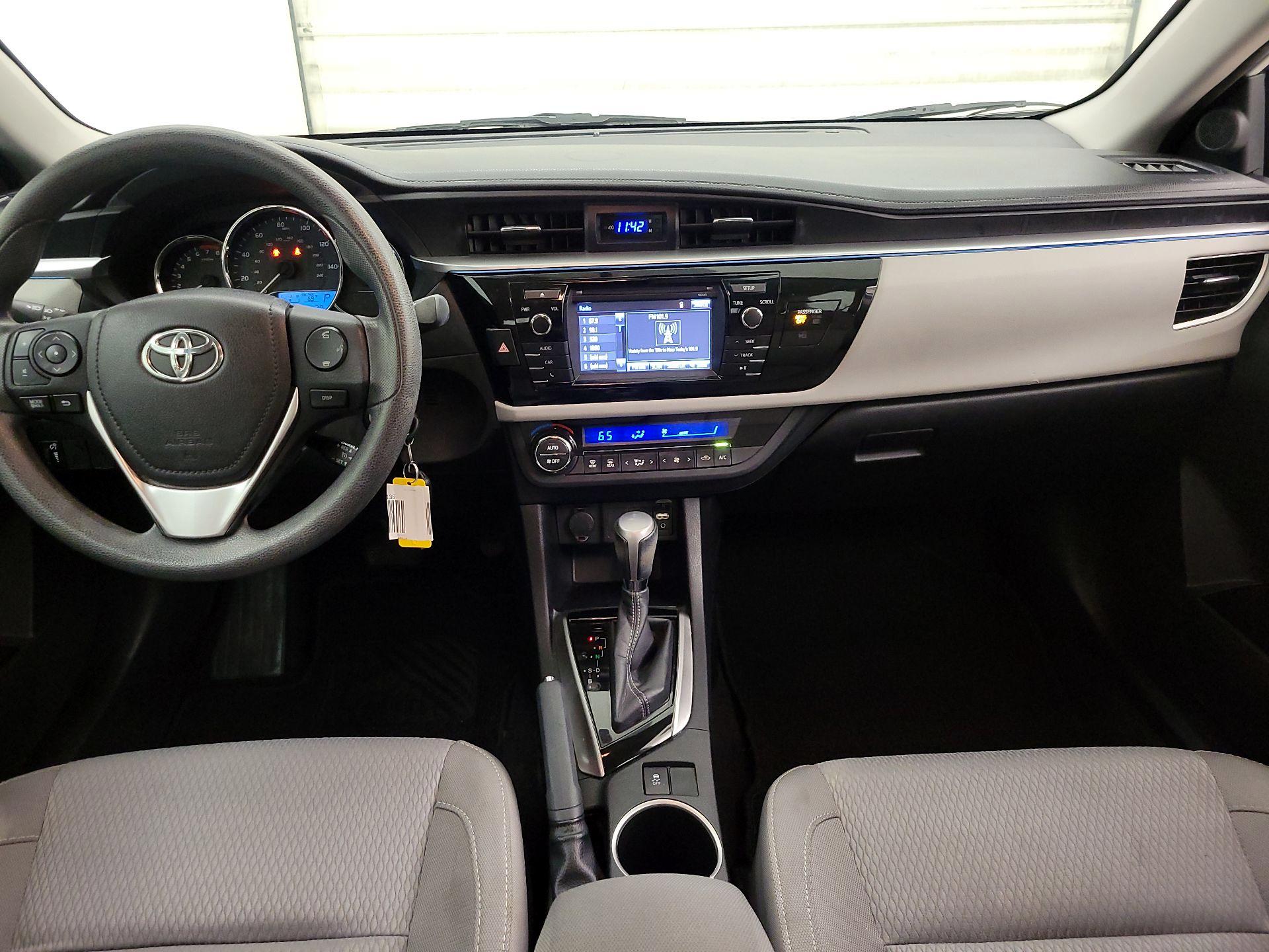 Thumbnail: 2015 Toyota Corolla - 9
