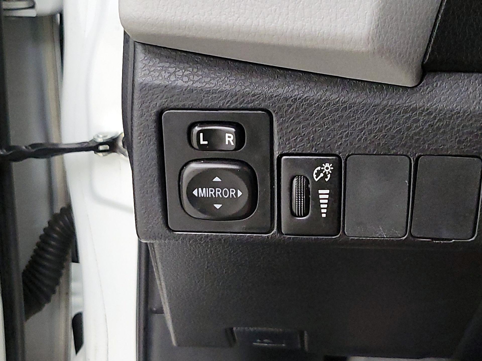 Thumbnail: 2015 Toyota Corolla - 13